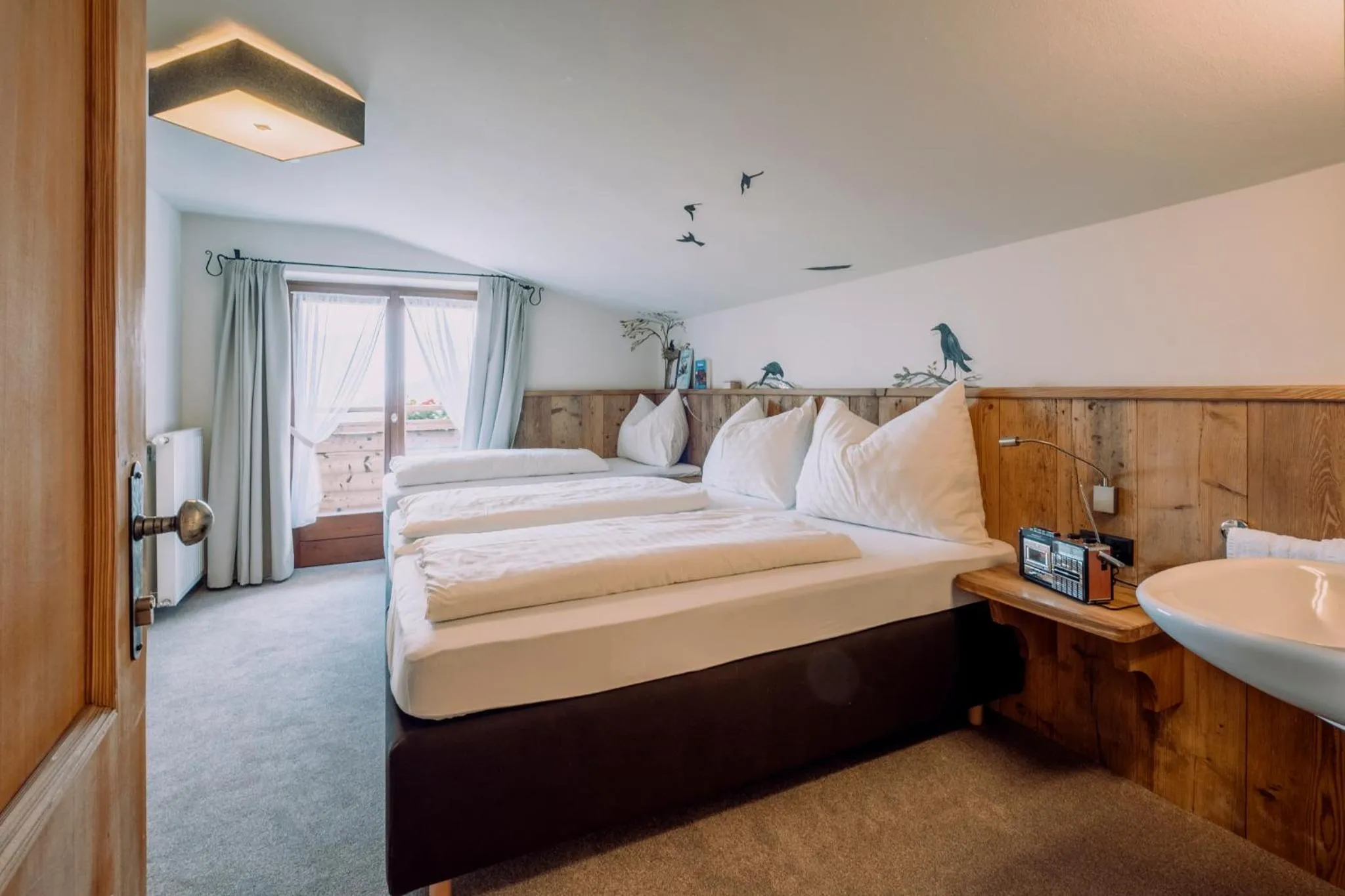 Photo of the whole room, Bed in Alpengasthof Hochsöll