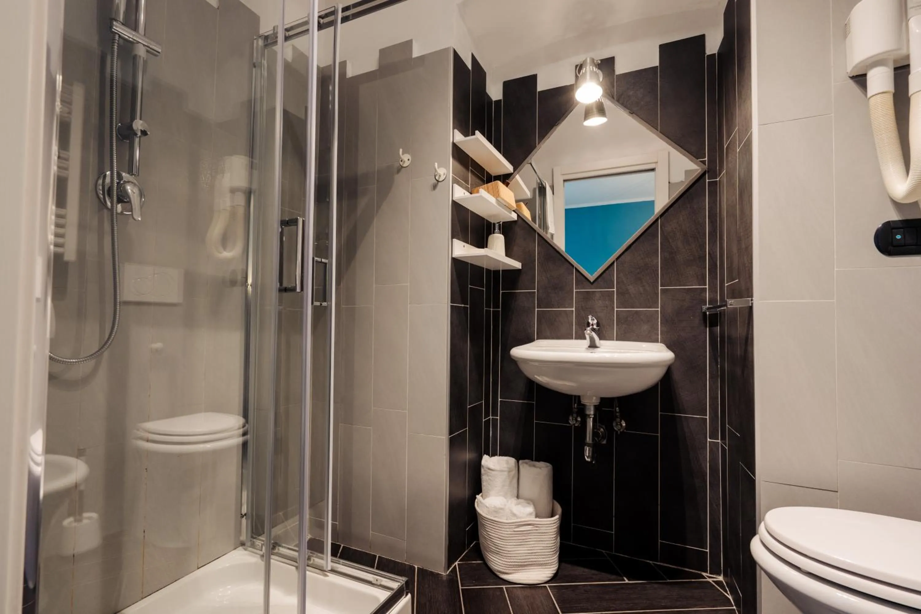 Bathroom in I Remi Del Prione by Le 5 Terre La Spezia