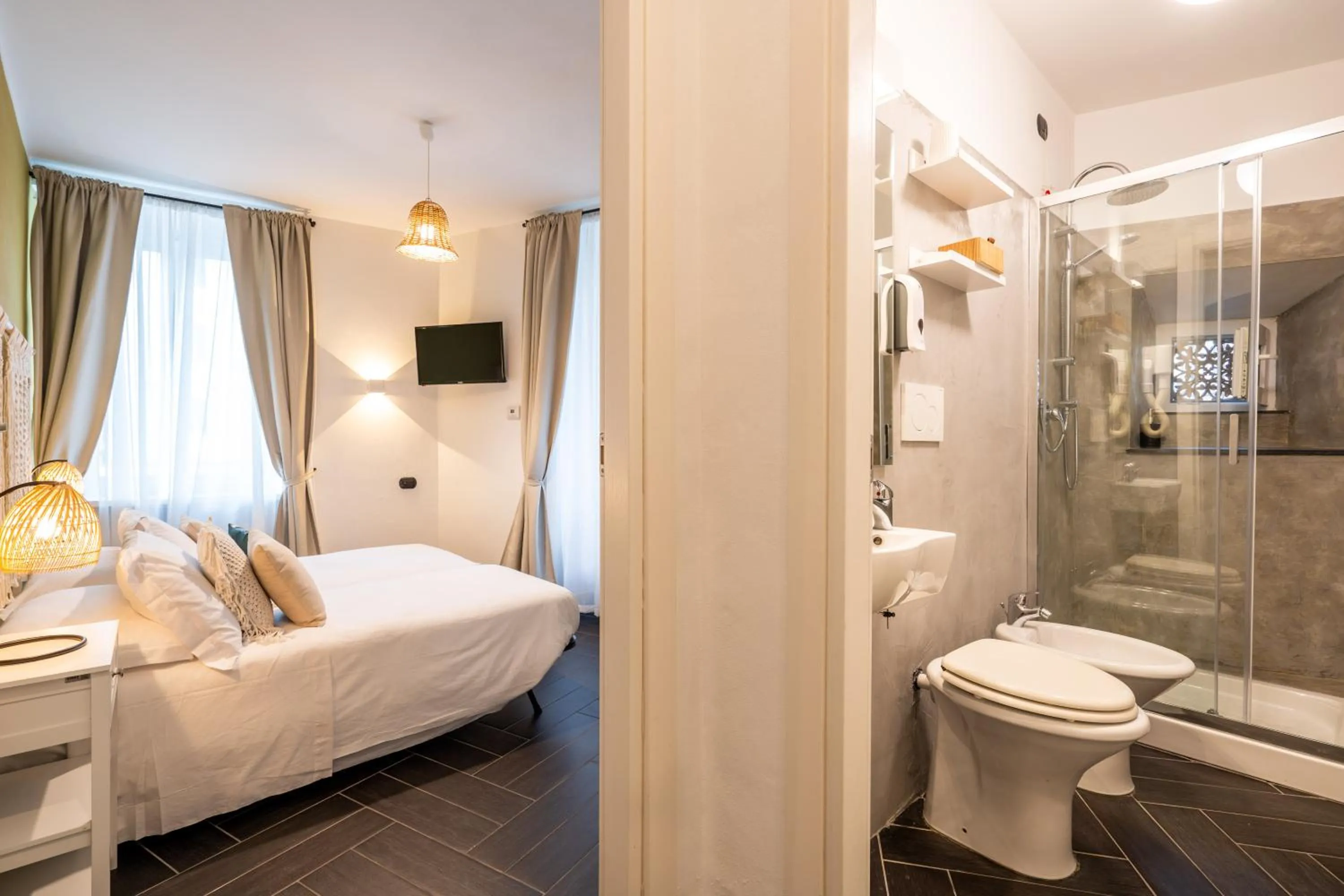 Bathroom, Bed in I Remi Del Prione by Le 5 Terre La Spezia