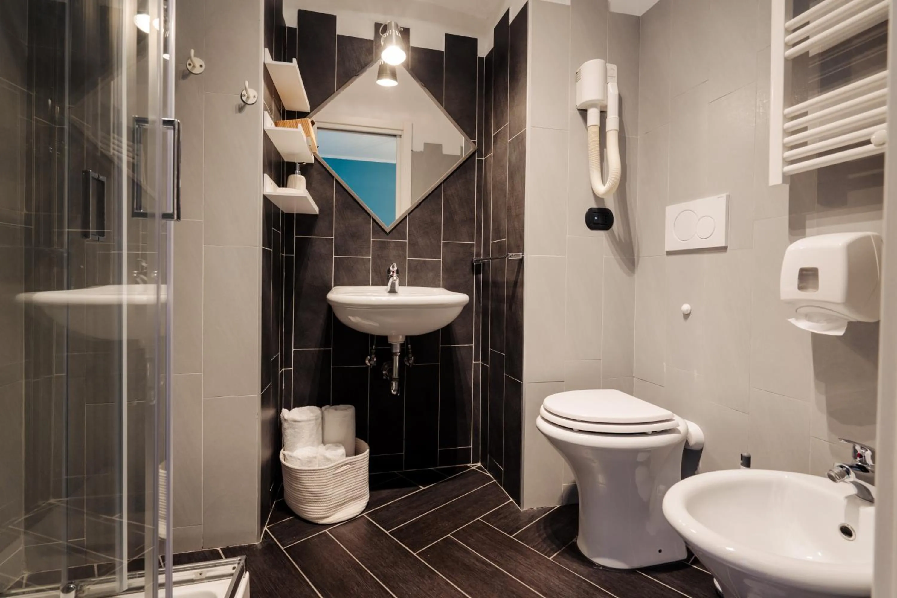 Bathroom in I Remi Del Prione by Le 5 Terre La Spezia