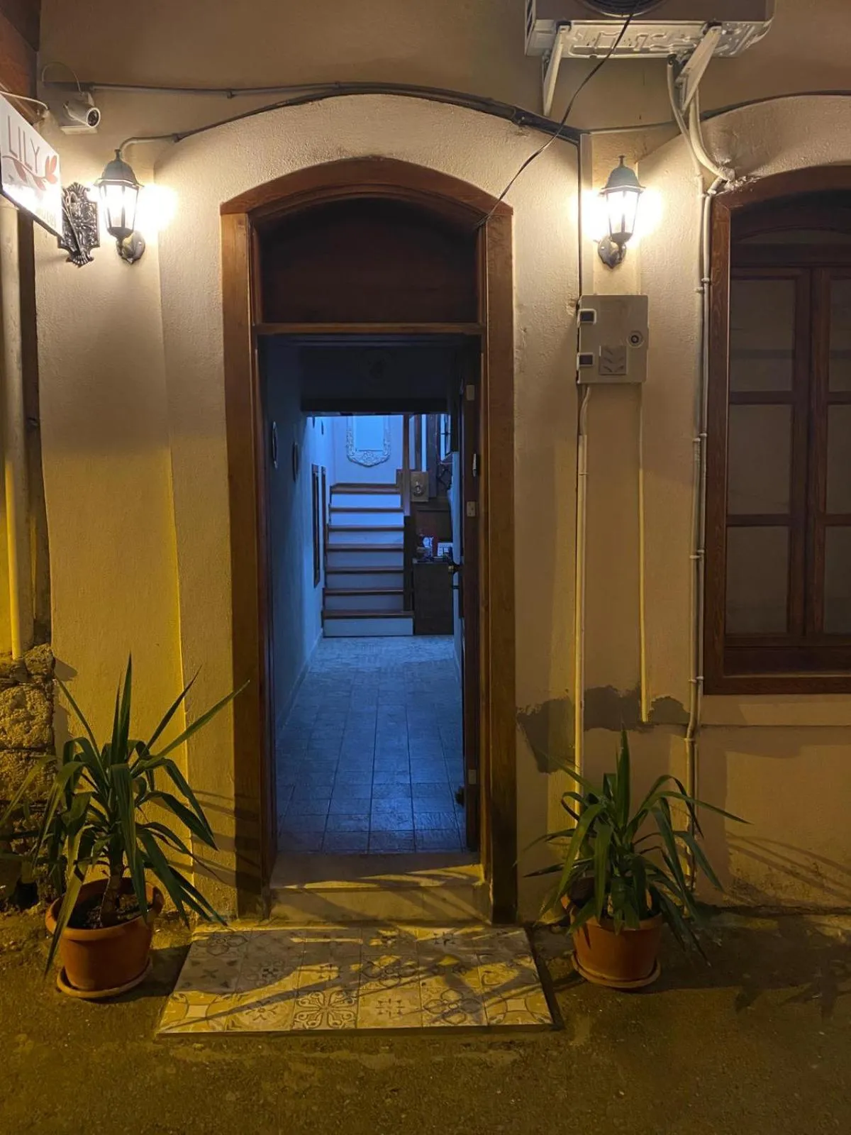 Facade/entrance in Lily Town Hotel