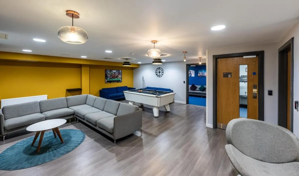 JOIVY Affordable Edinburgh - Adults only