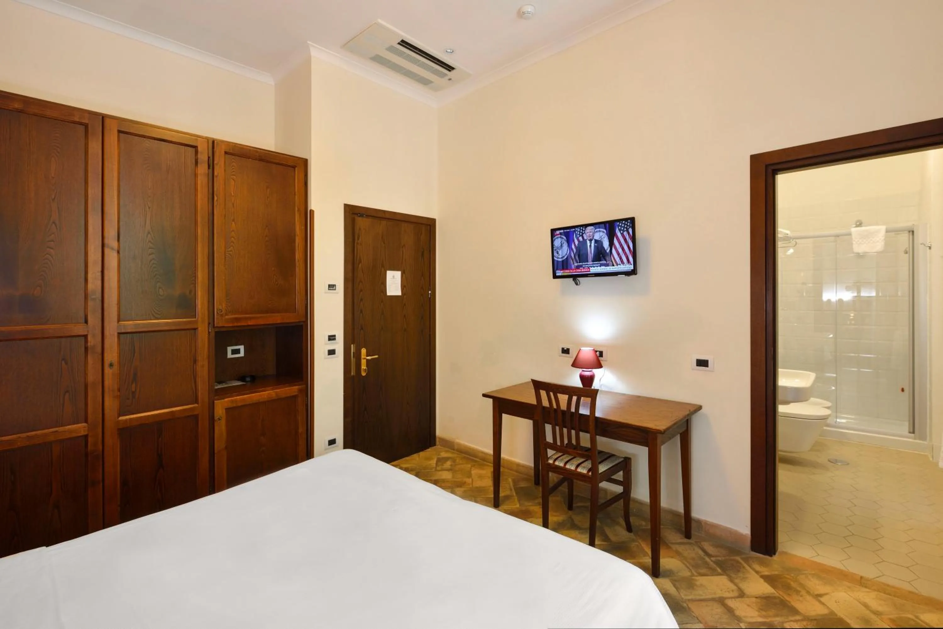 TV and multimedia, Bed in Casa I Cappuccini