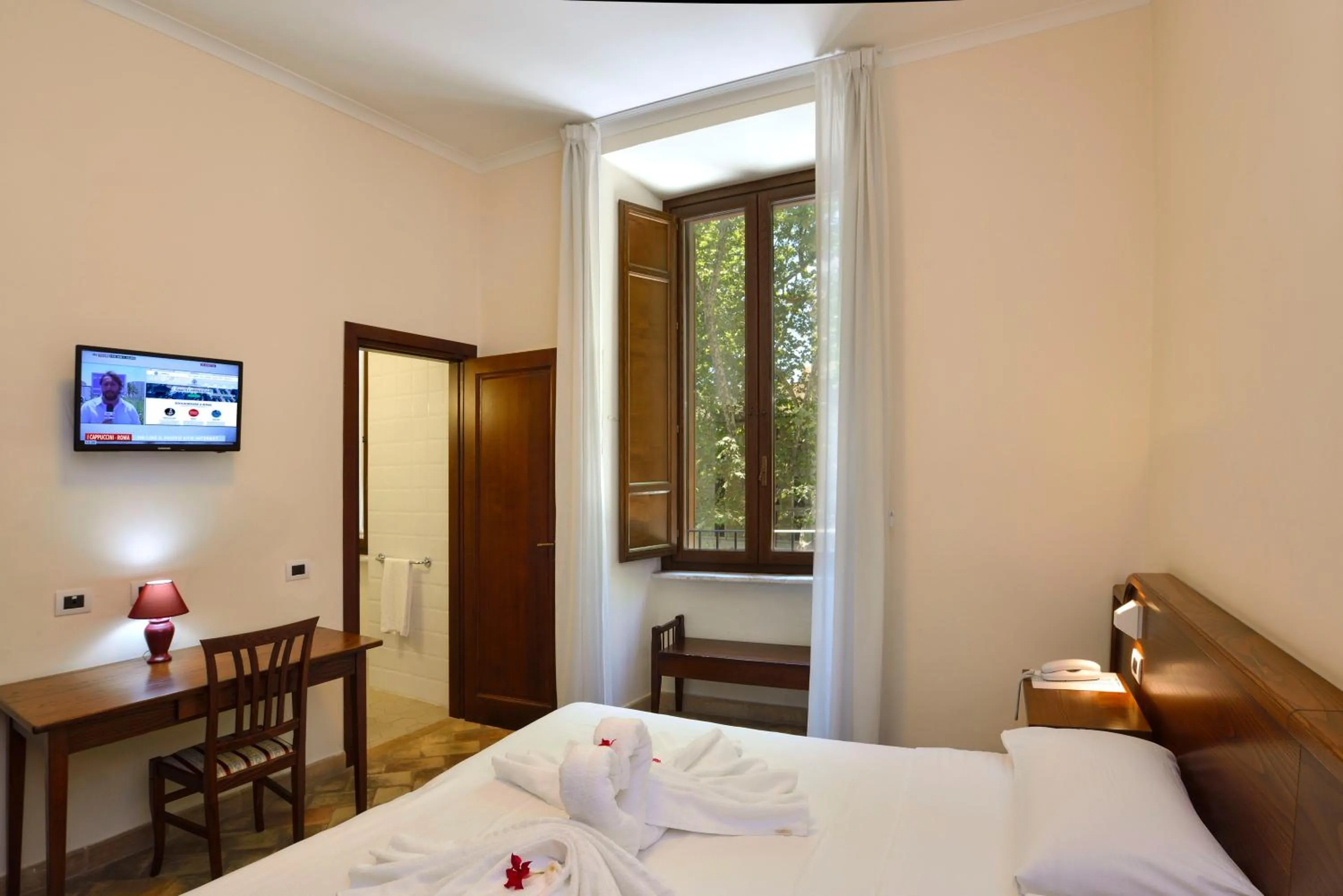 Bathroom, Bed in Casa I Cappuccini