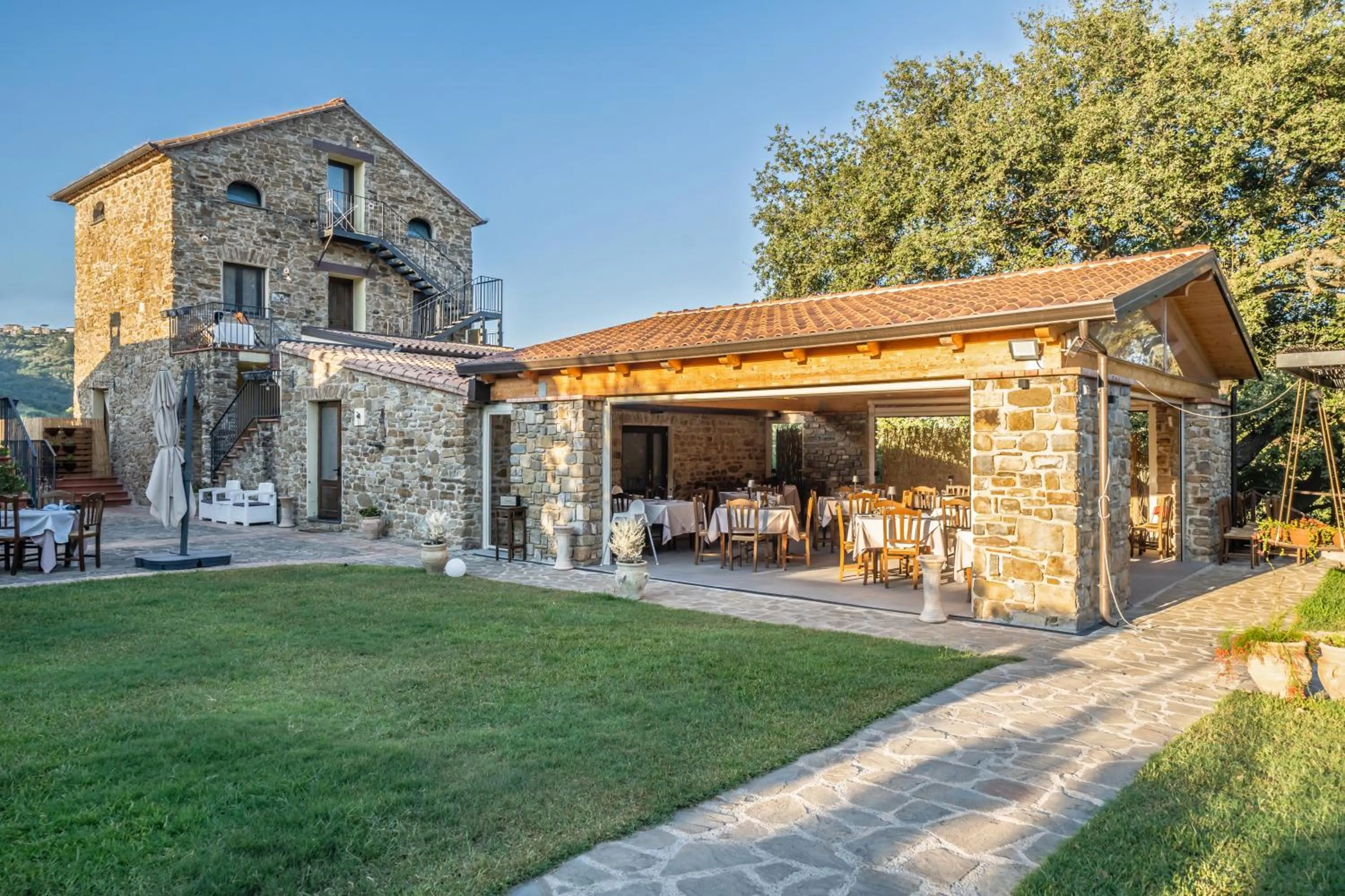 Restaurant/places to eat in Le Querce Farmhouse