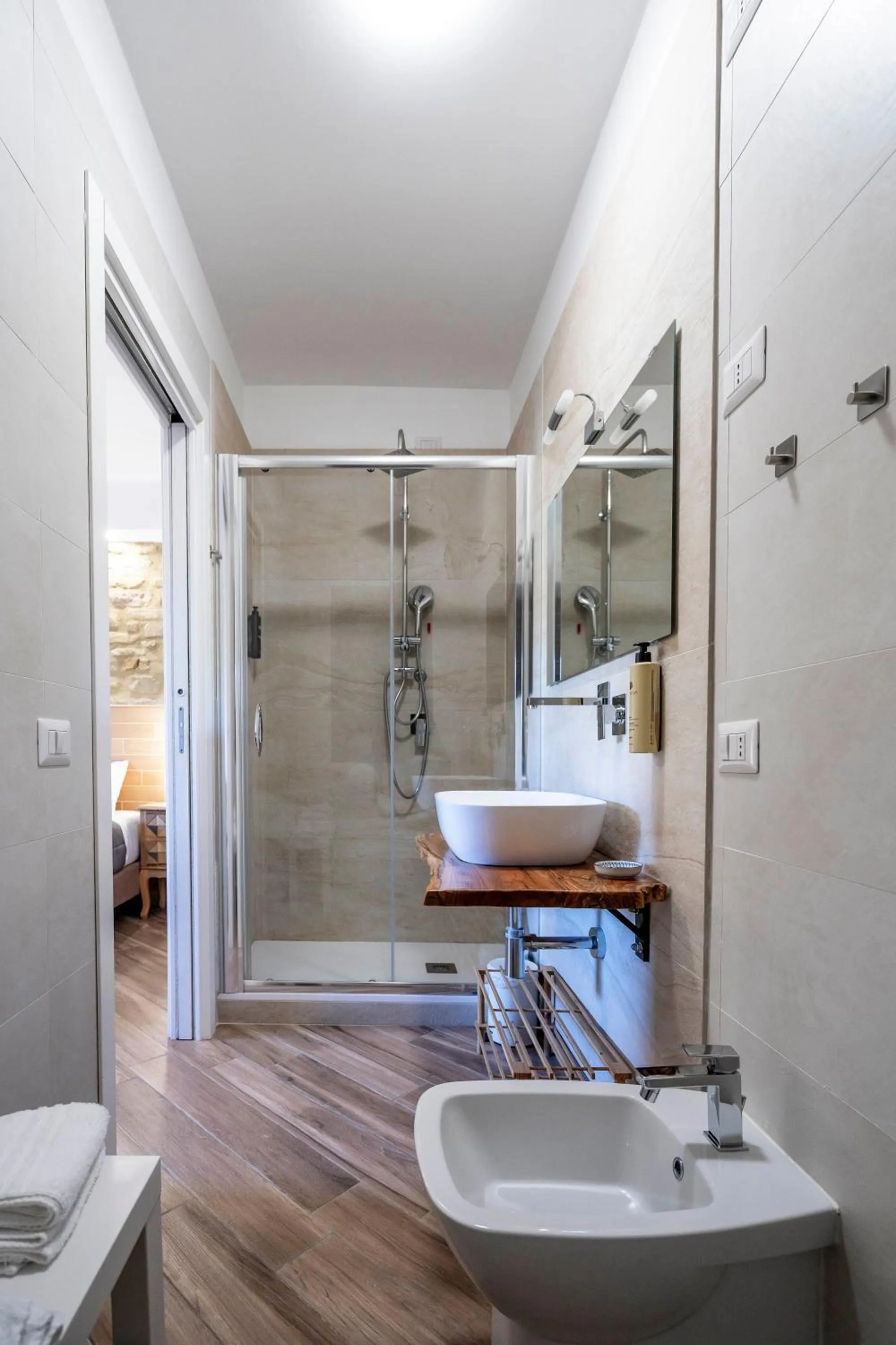 Shower in Le Querce Farmhouse