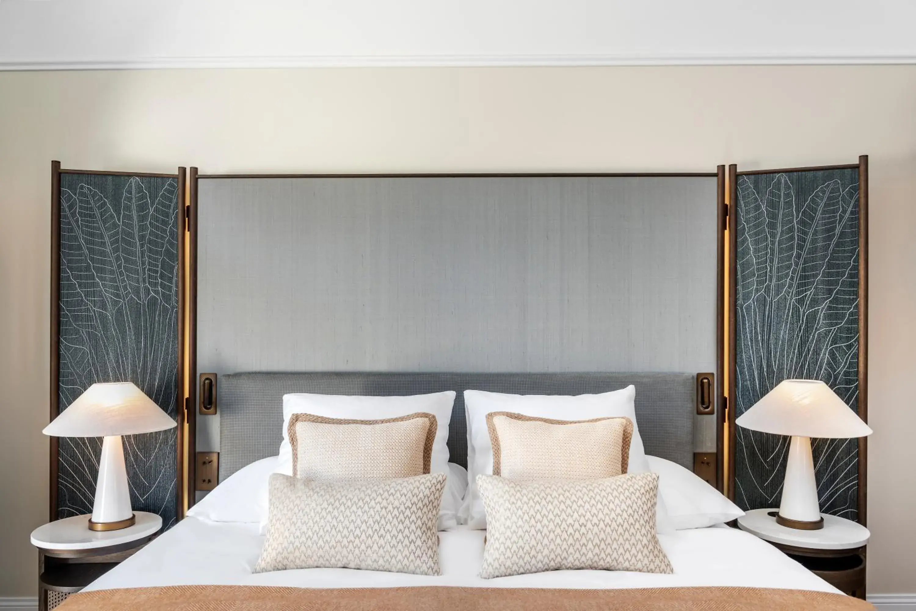 Bed in Small Luxury Hotel Ambassador Zurich Bed in Small Luxury Hotel Ambassador Zurich