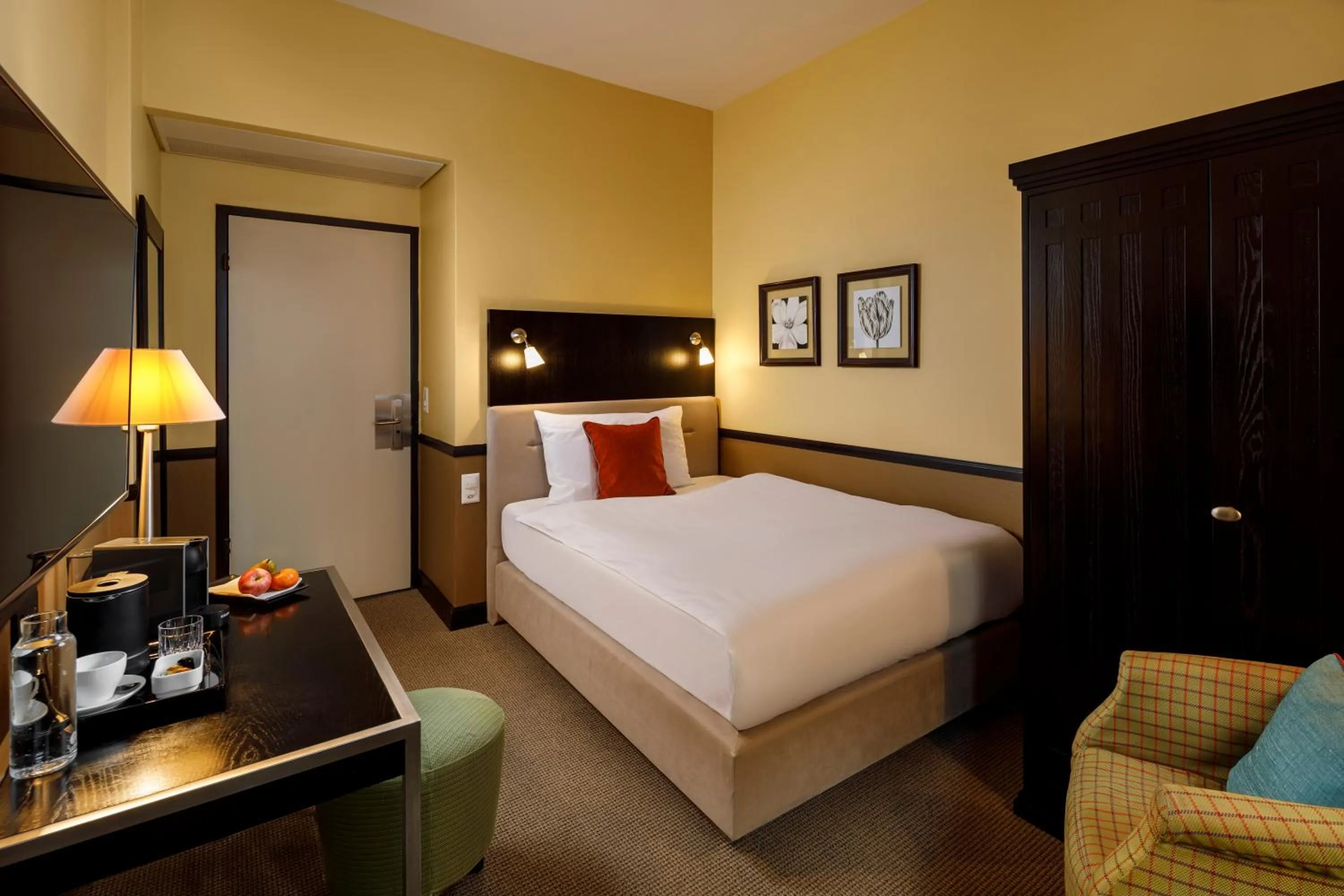 Bed in Opera Hotel Zürich