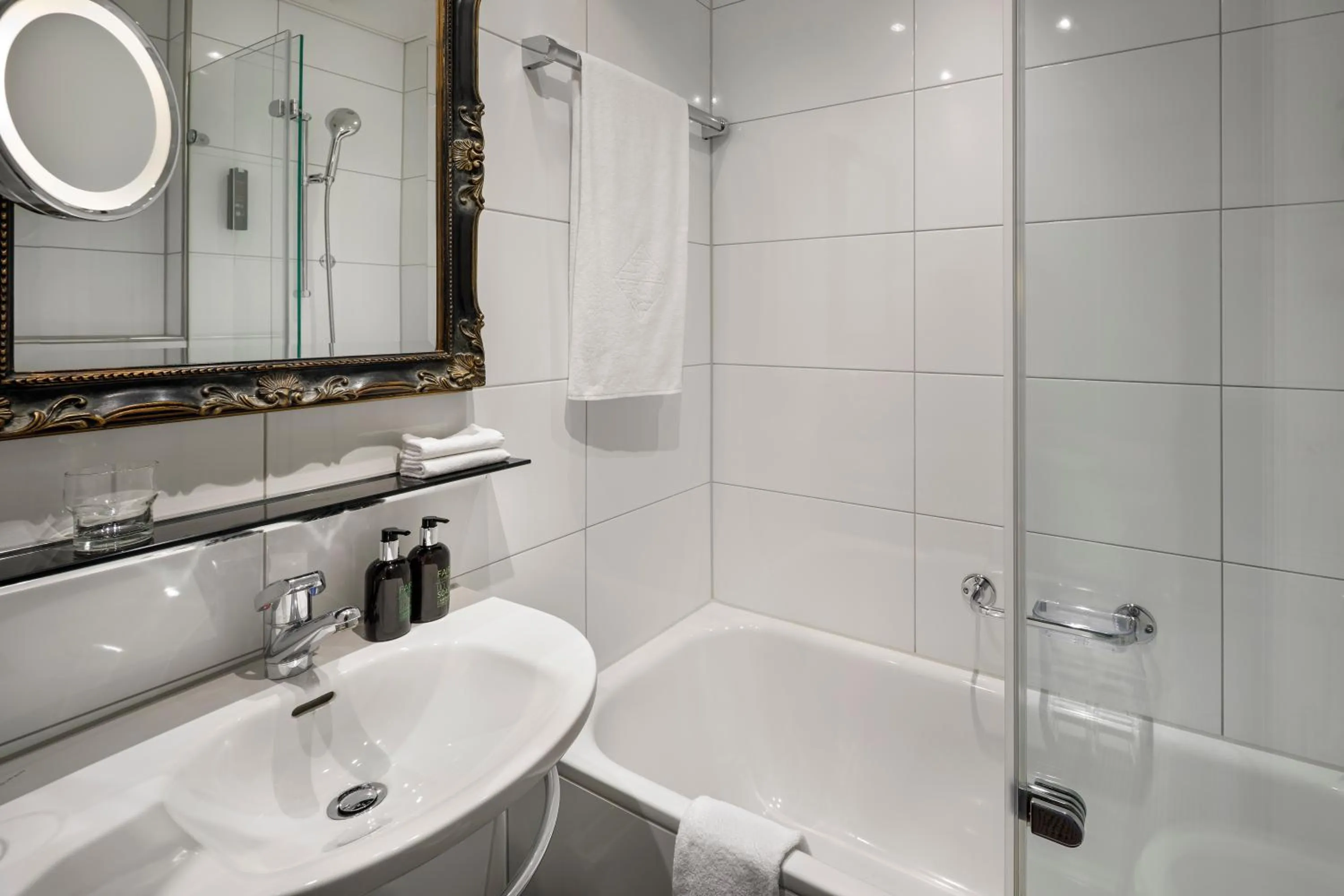 Bathroom in Opera Hotel Zürich