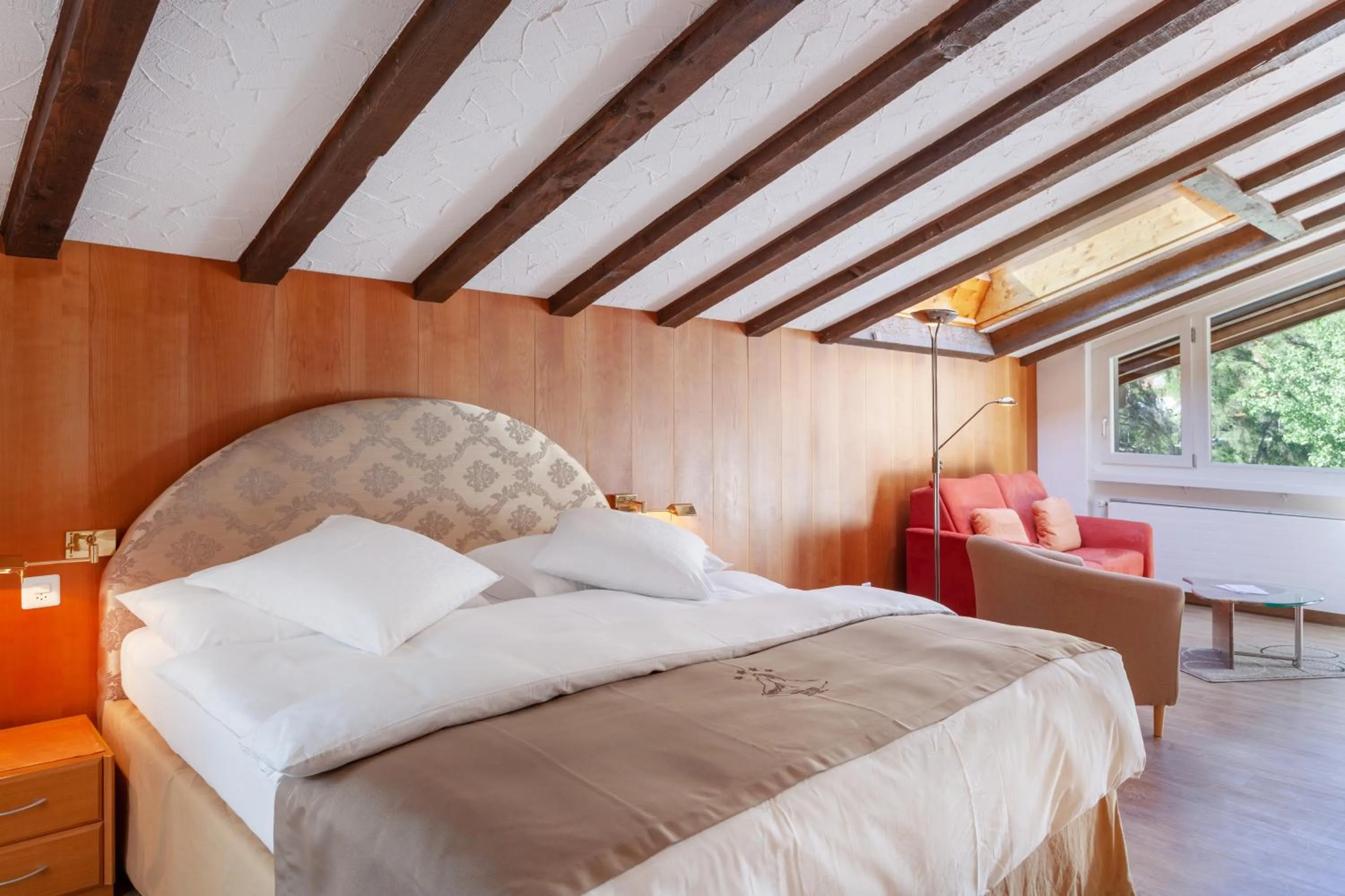 Bed in Hotel Beau Rivage