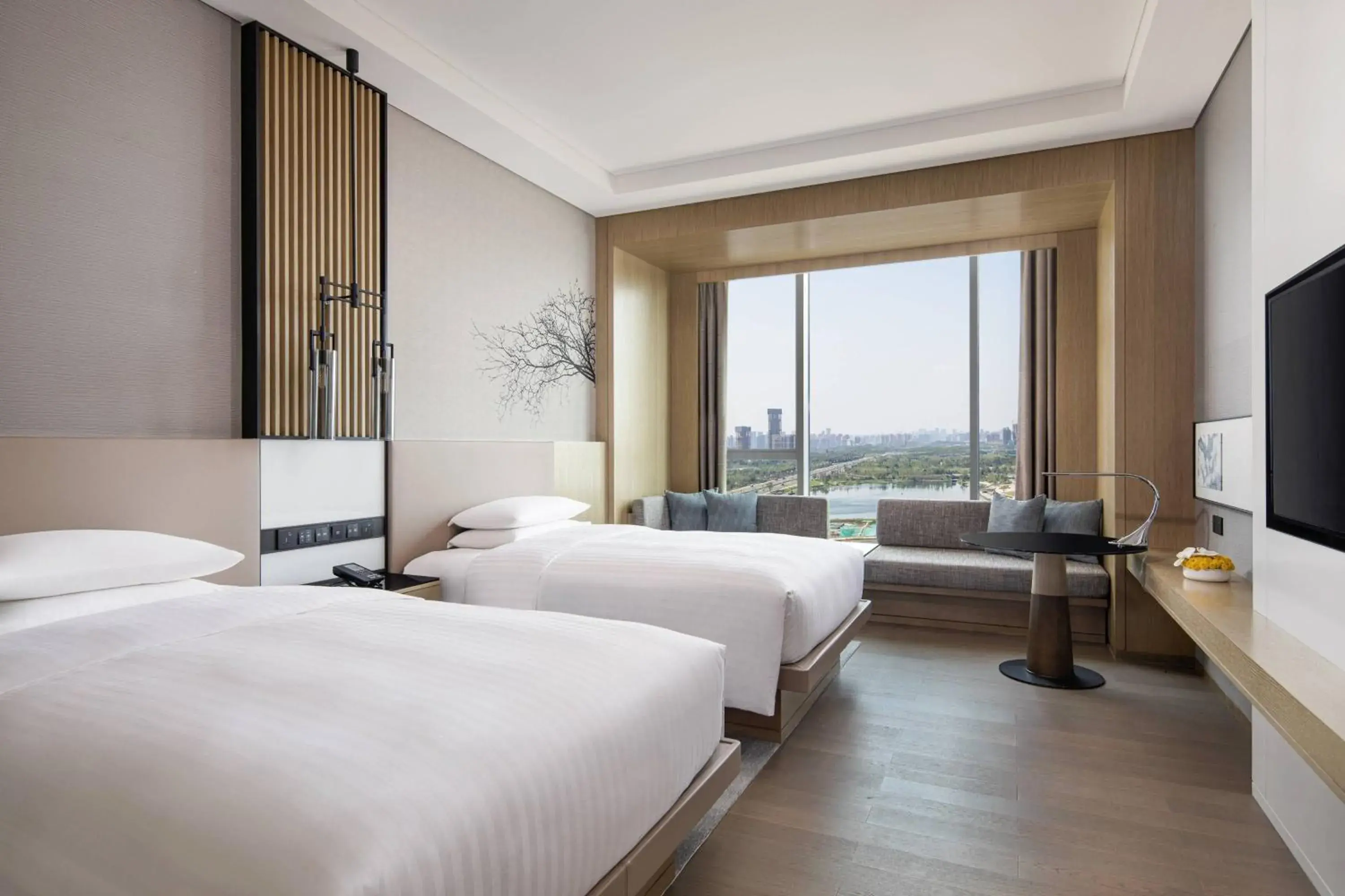Guest room, 2 Double, High floor,Lake view in Courtyard by Marriott Chengdu South Guest room, 2 Double, High floor,Lake view in Courtyard by Marriott Chengdu South