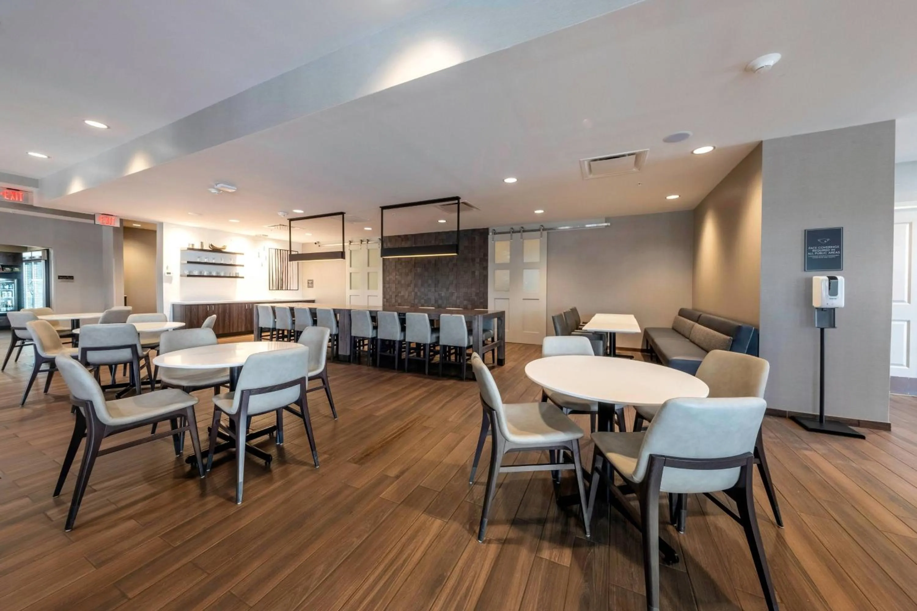 Lobby or reception in Residence Inn by Marriott Richmond at the Notch