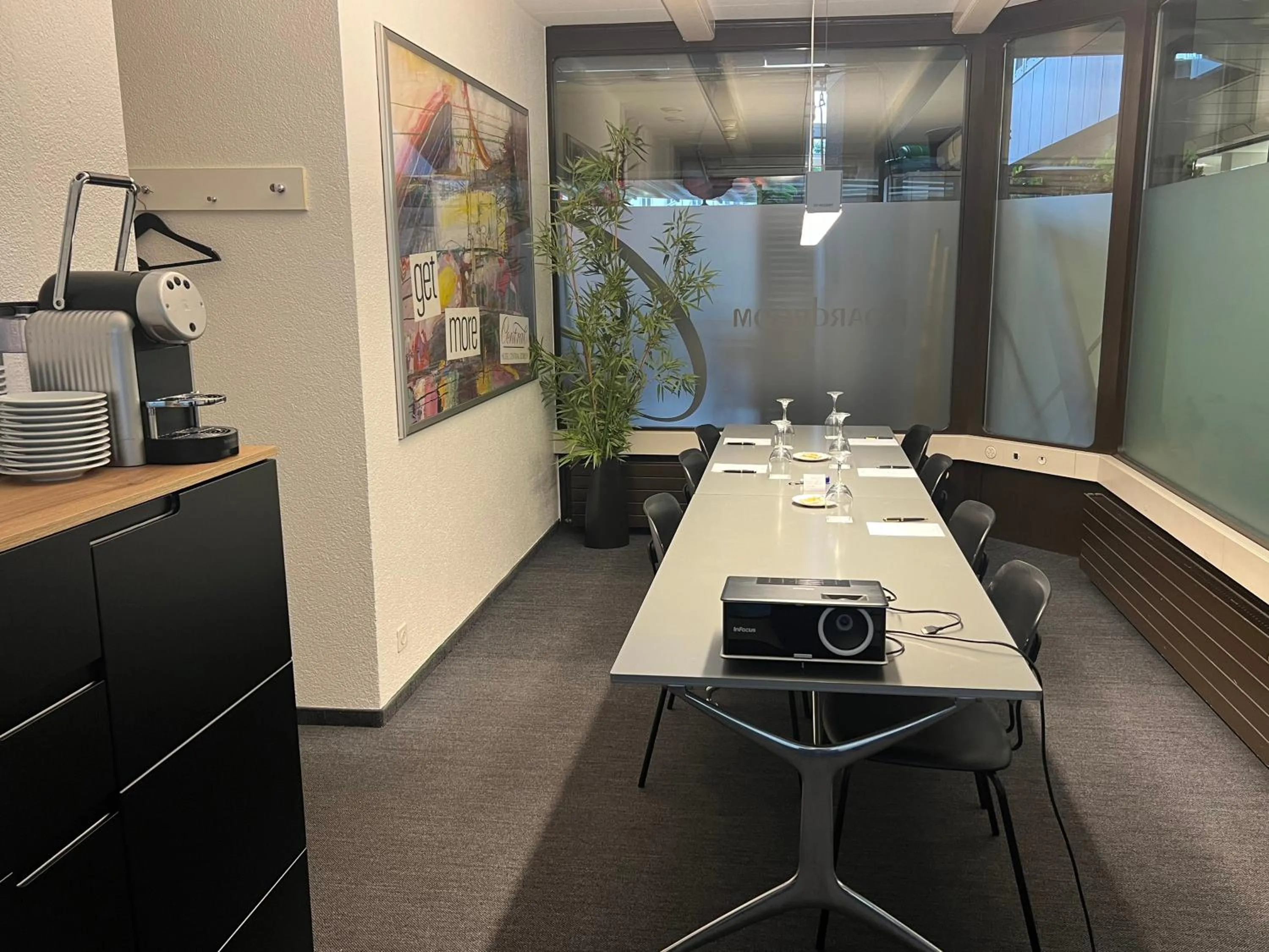 Coffee/tea facilities in Central Plaza