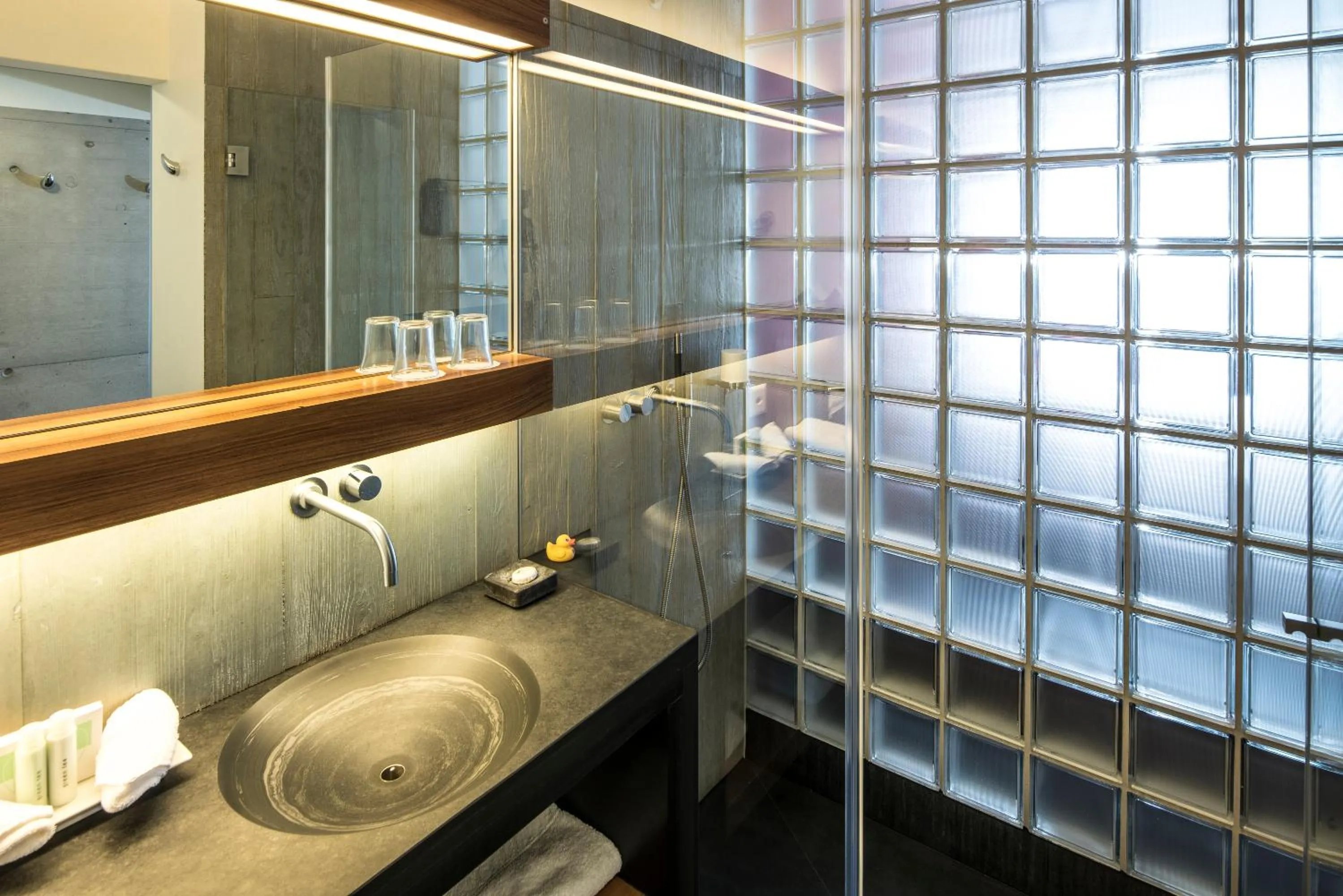 Shower in Central Plaza