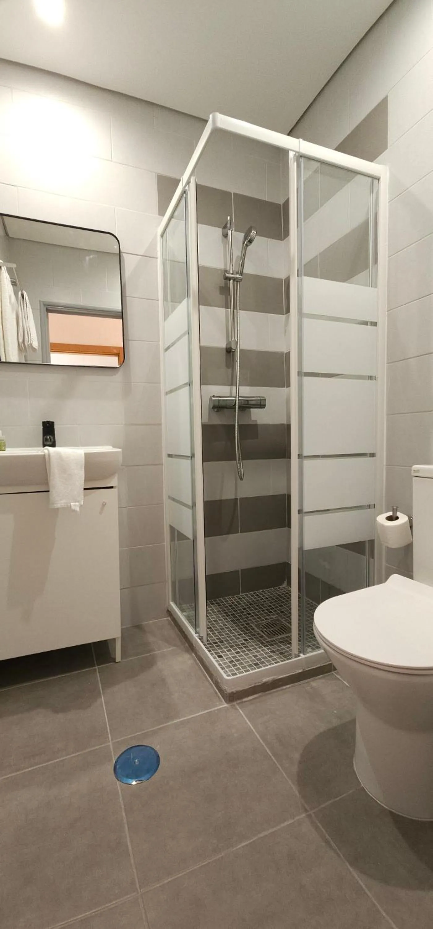 Shower in Marinha Garden Inn - AL