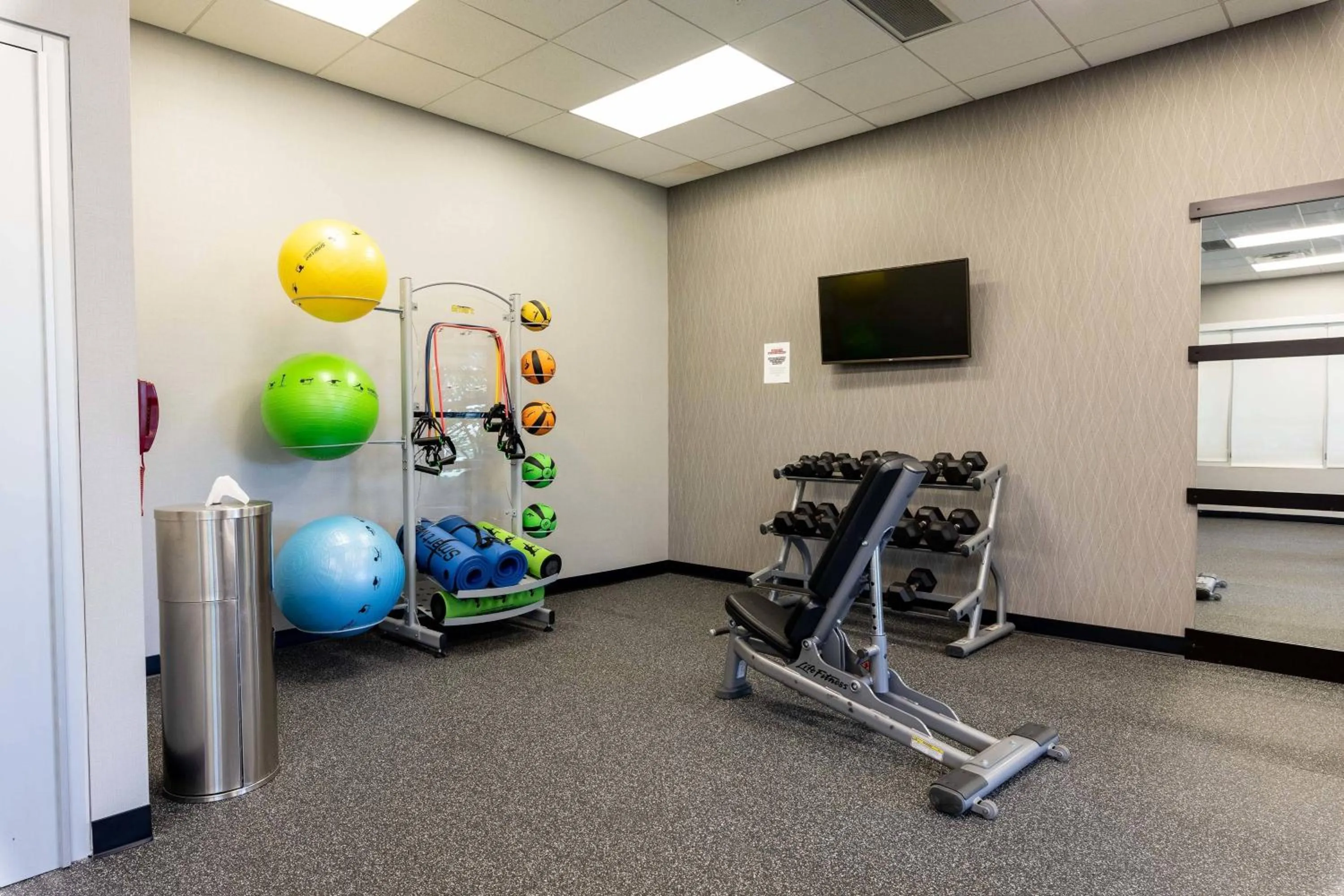 Fitness centre/facilities in Courtyard by Marriott Cincinnati Midtown/Rookwood