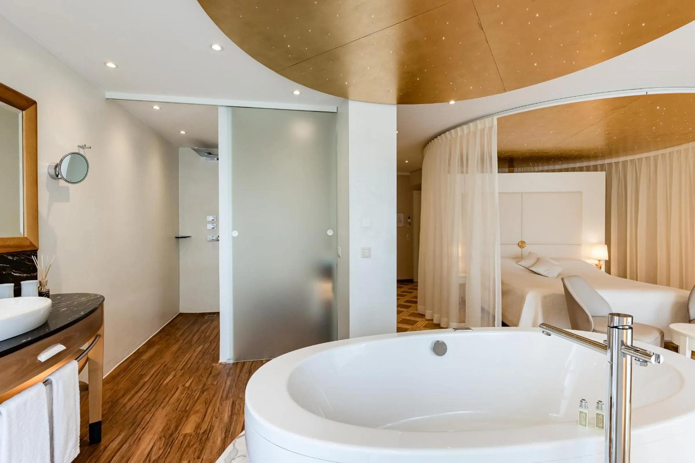 Bathroom in Hotel des Balances