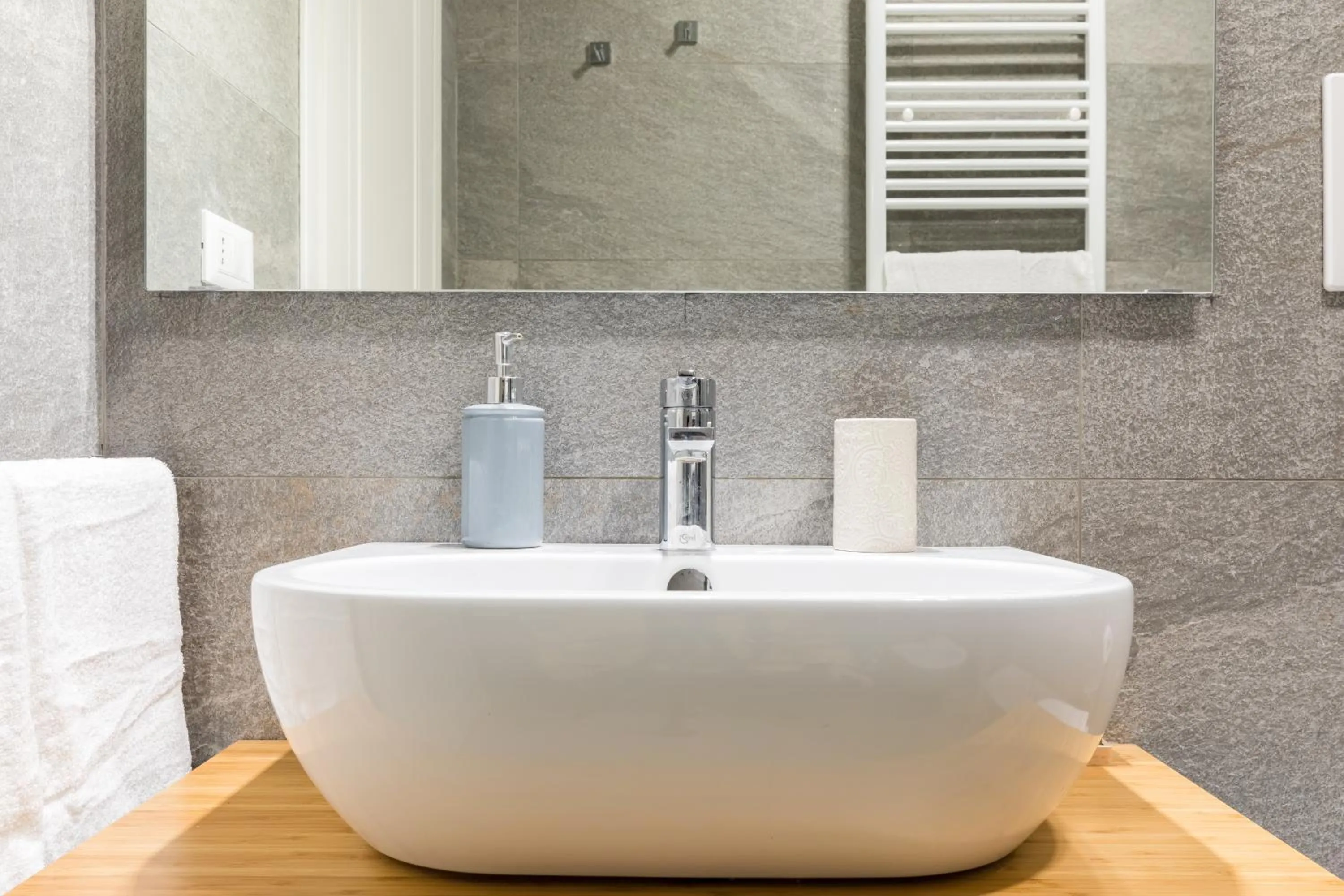 Bathroom in Porto Fluviale House