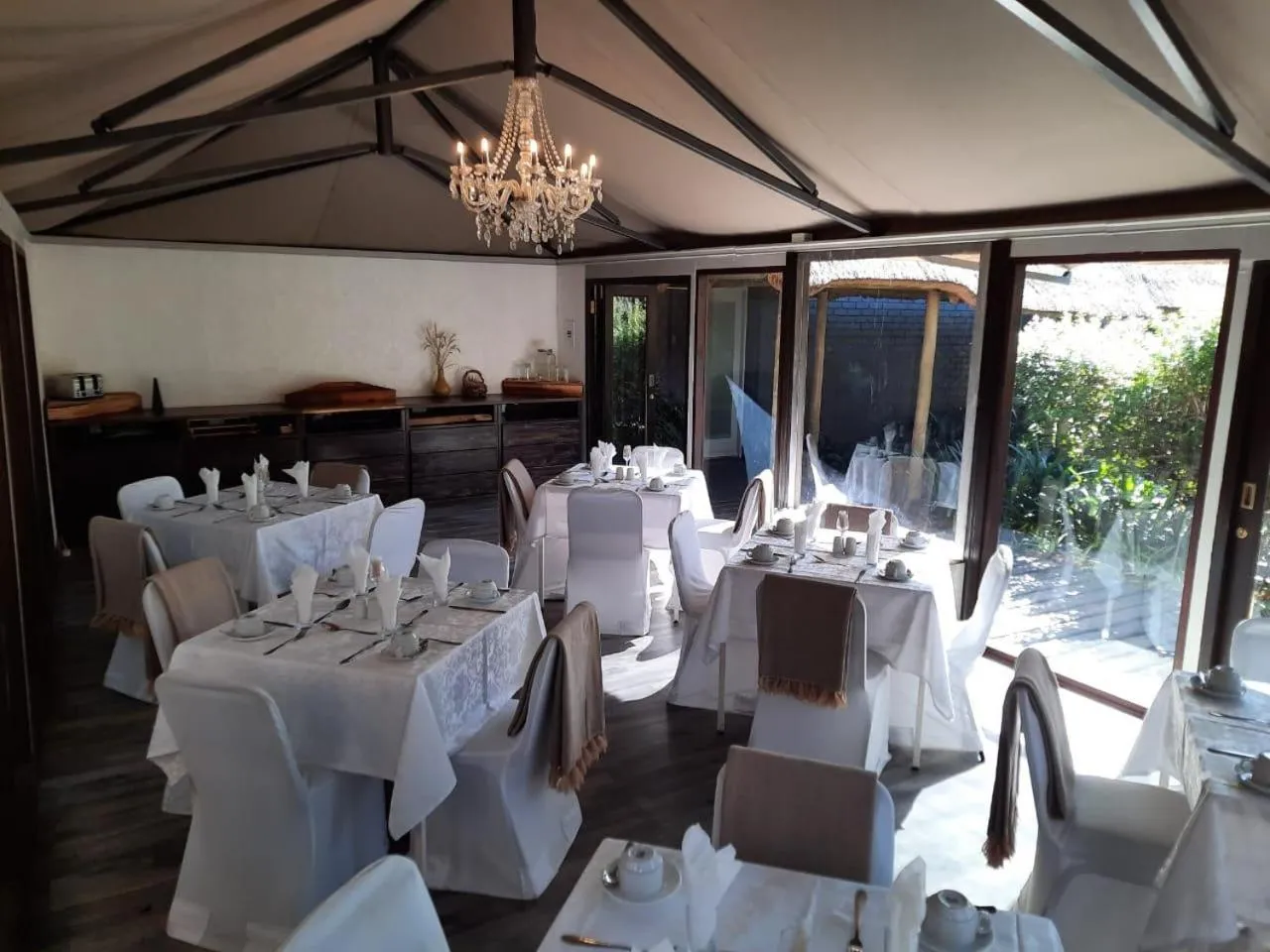 Dining area in Vista ORT