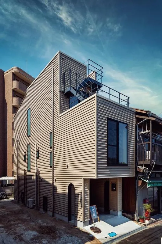 Property building in HOUS-AGALonomichi