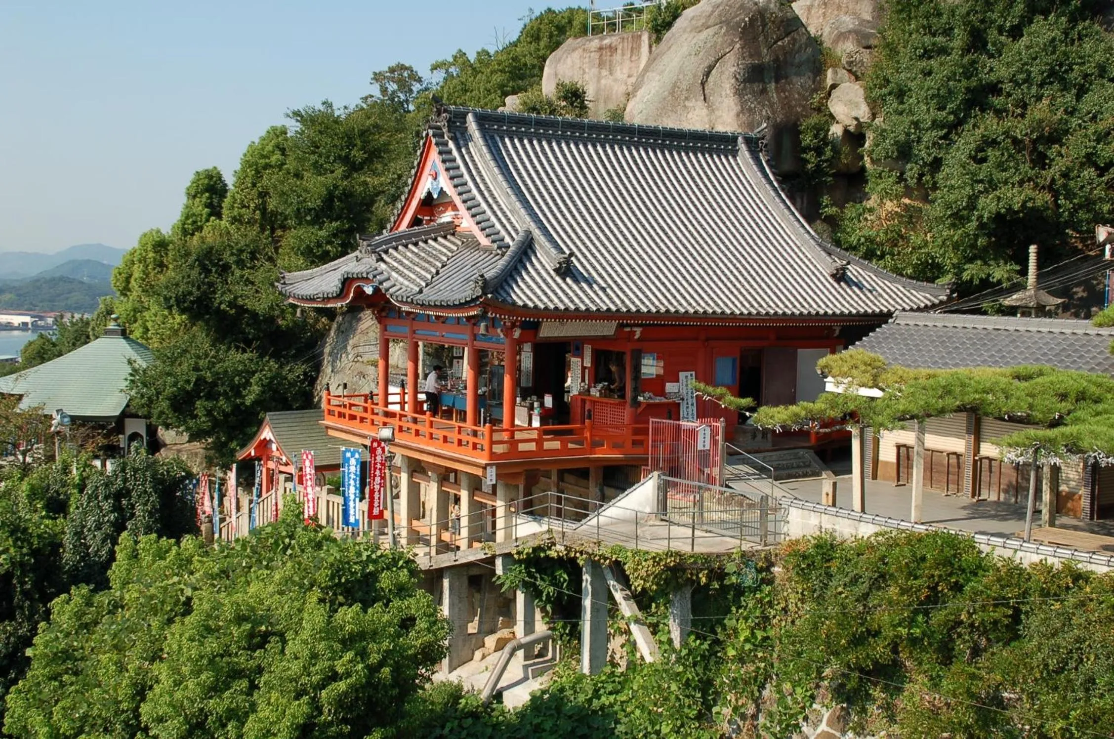 Nearby landmark in HOUS-AGALonomichi