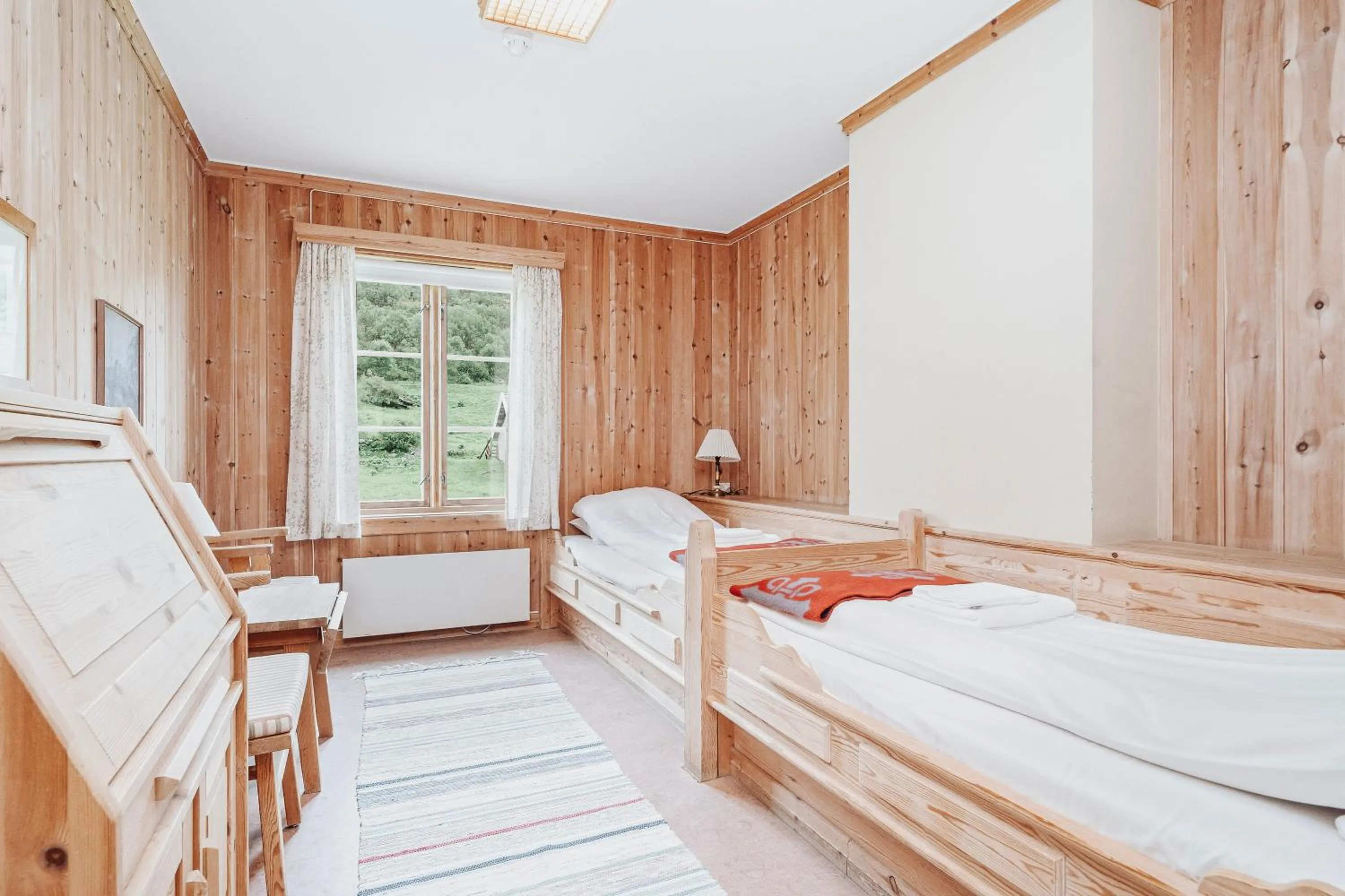 Photo of the whole room, Bed in Frich`s Kongsvold