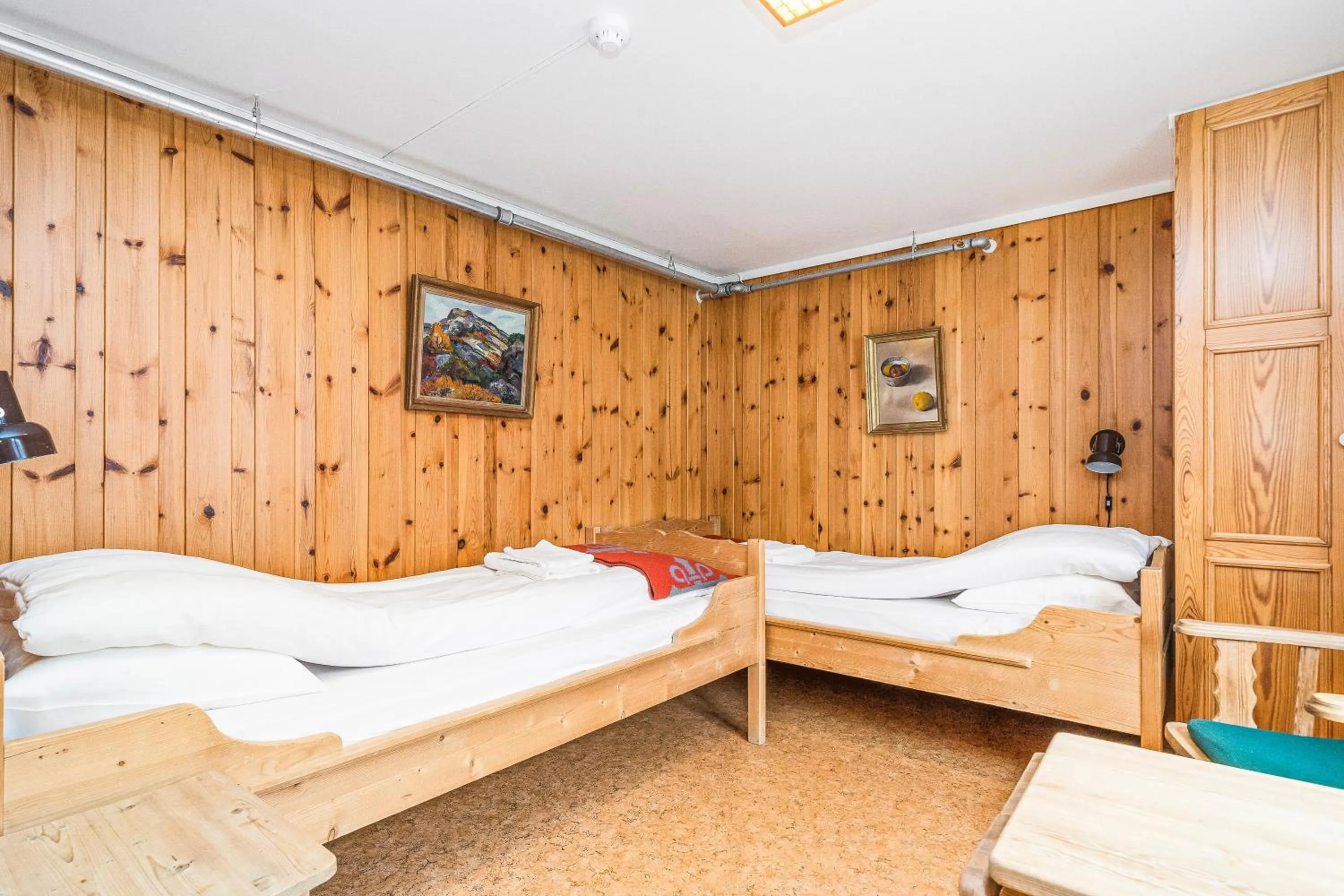 Photo of the whole room, Bed in Frich`s Kongsvold