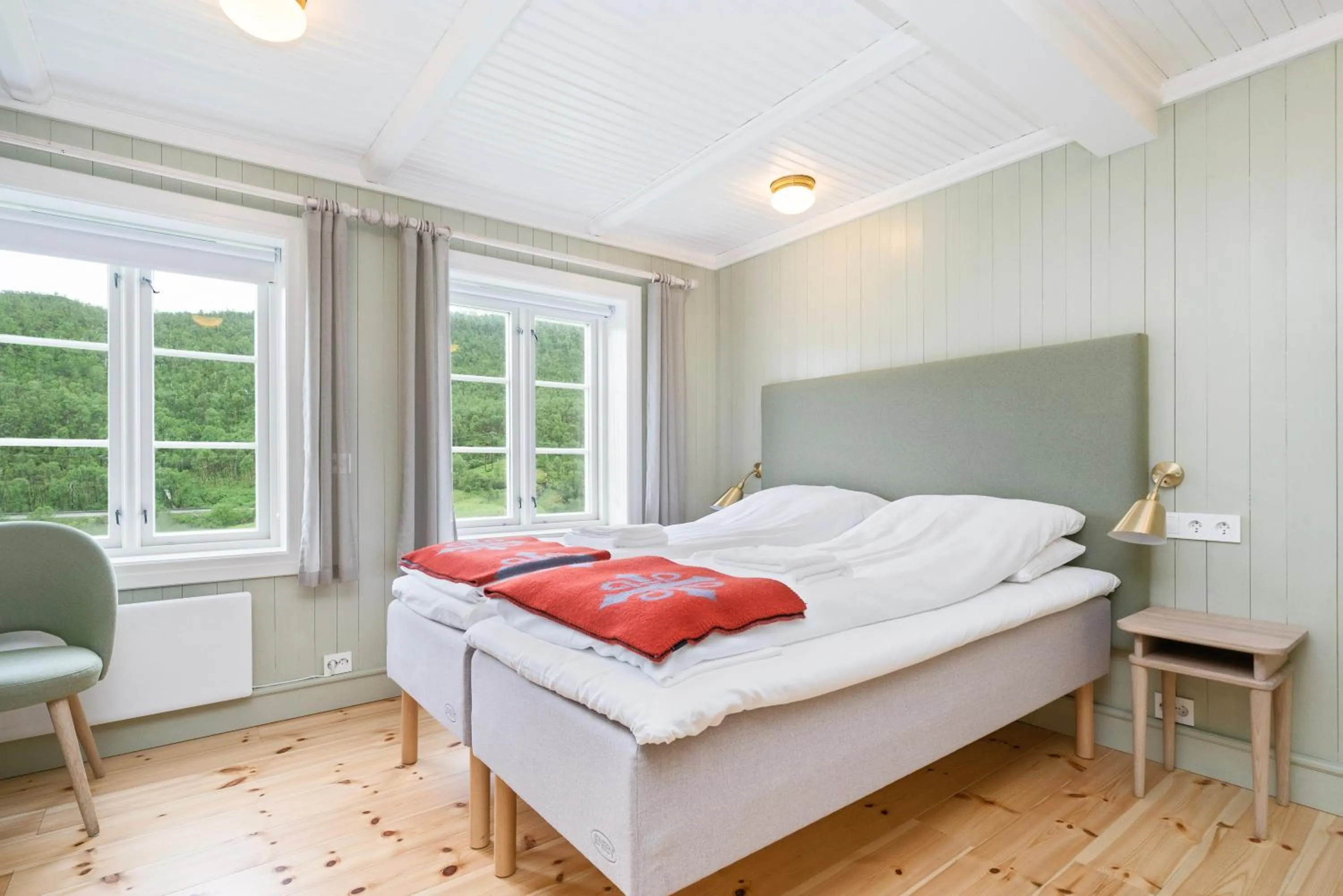 Photo of the whole room, Bed in Frich`s Kongsvold