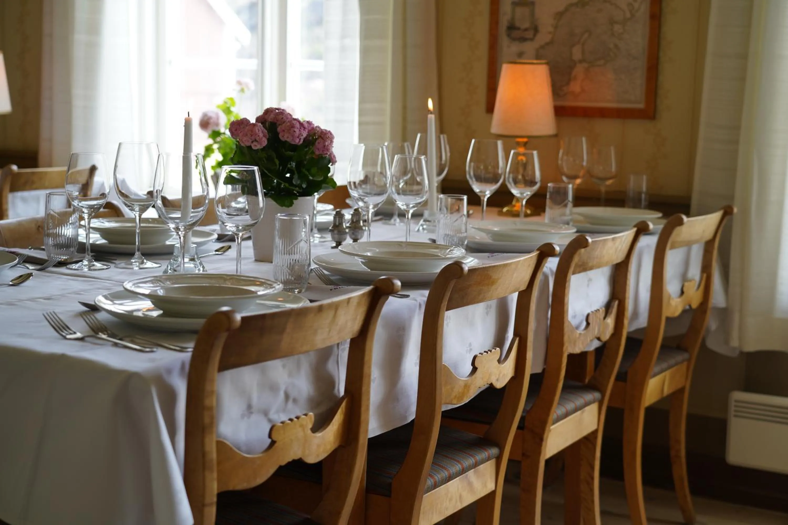 Restaurant/places to eat in Kongsvold Fjeldstue by Frich`s