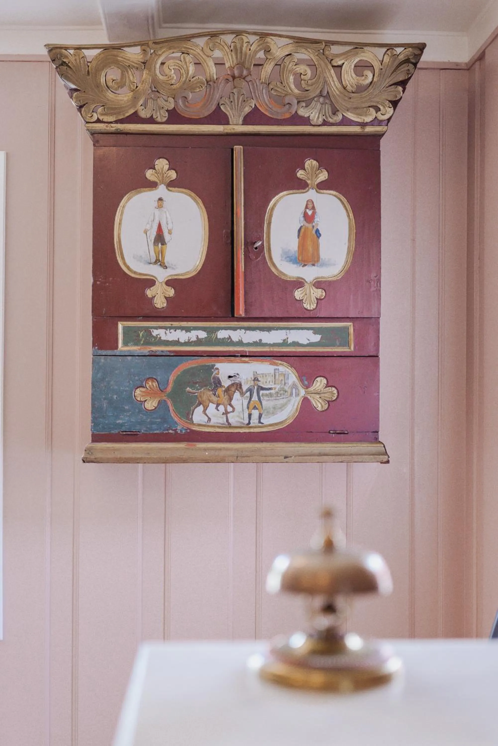 Decorative detail in Kongsvold Fjeldstue by Frich`s