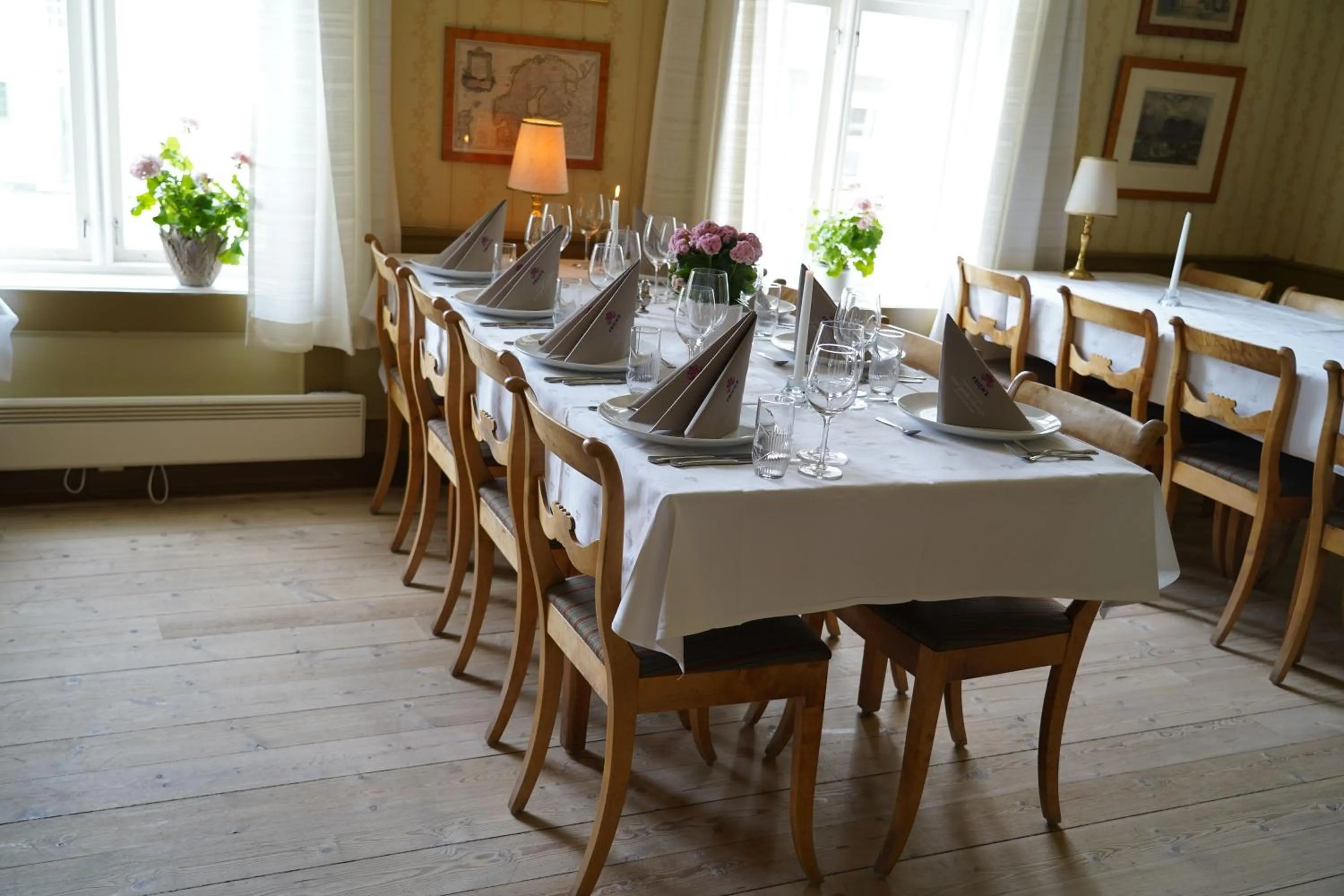 Restaurant/places to eat in Kongsvold Fjeldstue by Frich`s