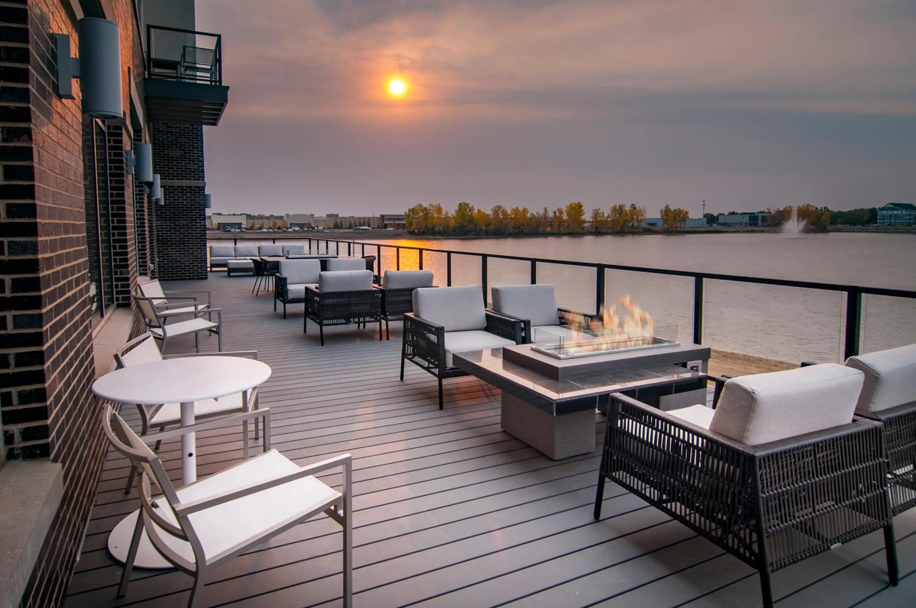 Dining area in Hyatt Place Sioux Falls South