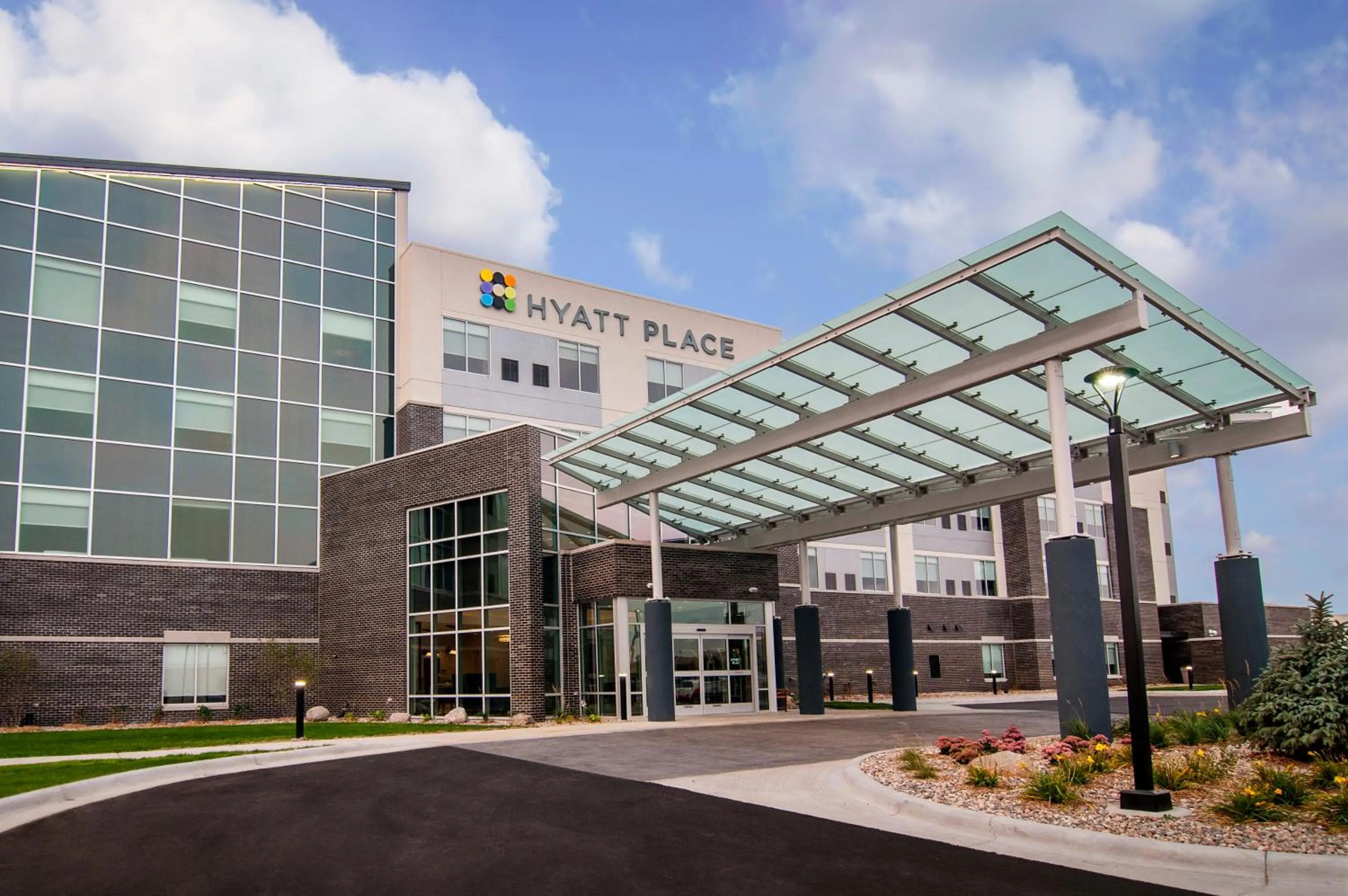 Property building in Hyatt Place Sioux Falls South