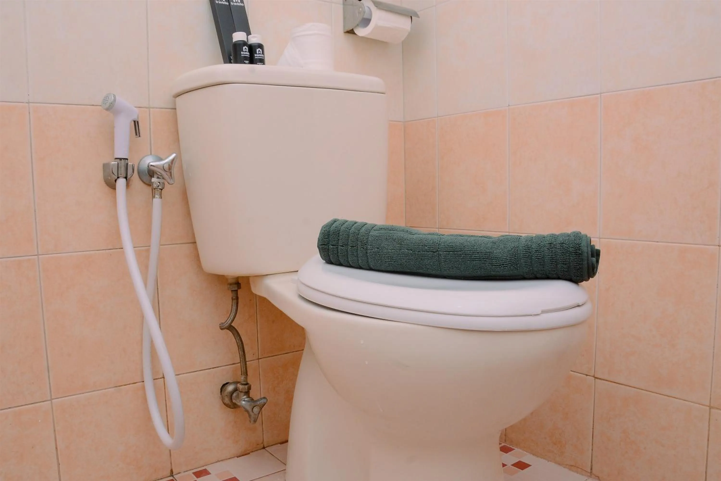 Comfortable 2BR Apartment at Mediterania Palace Residence By Travelio