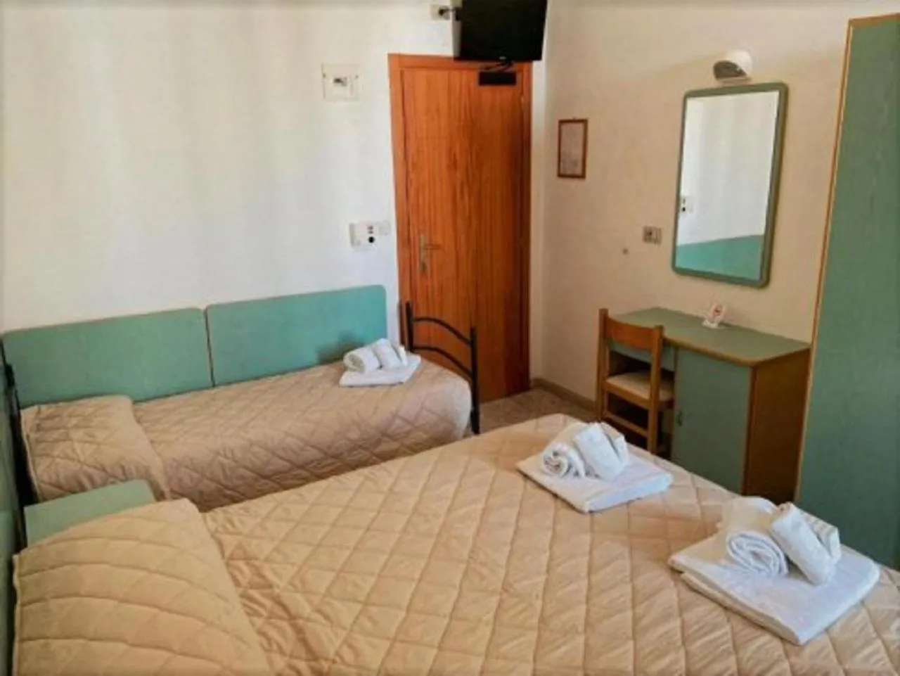 Superior Triple Room with Sea View in Hotel Sonne