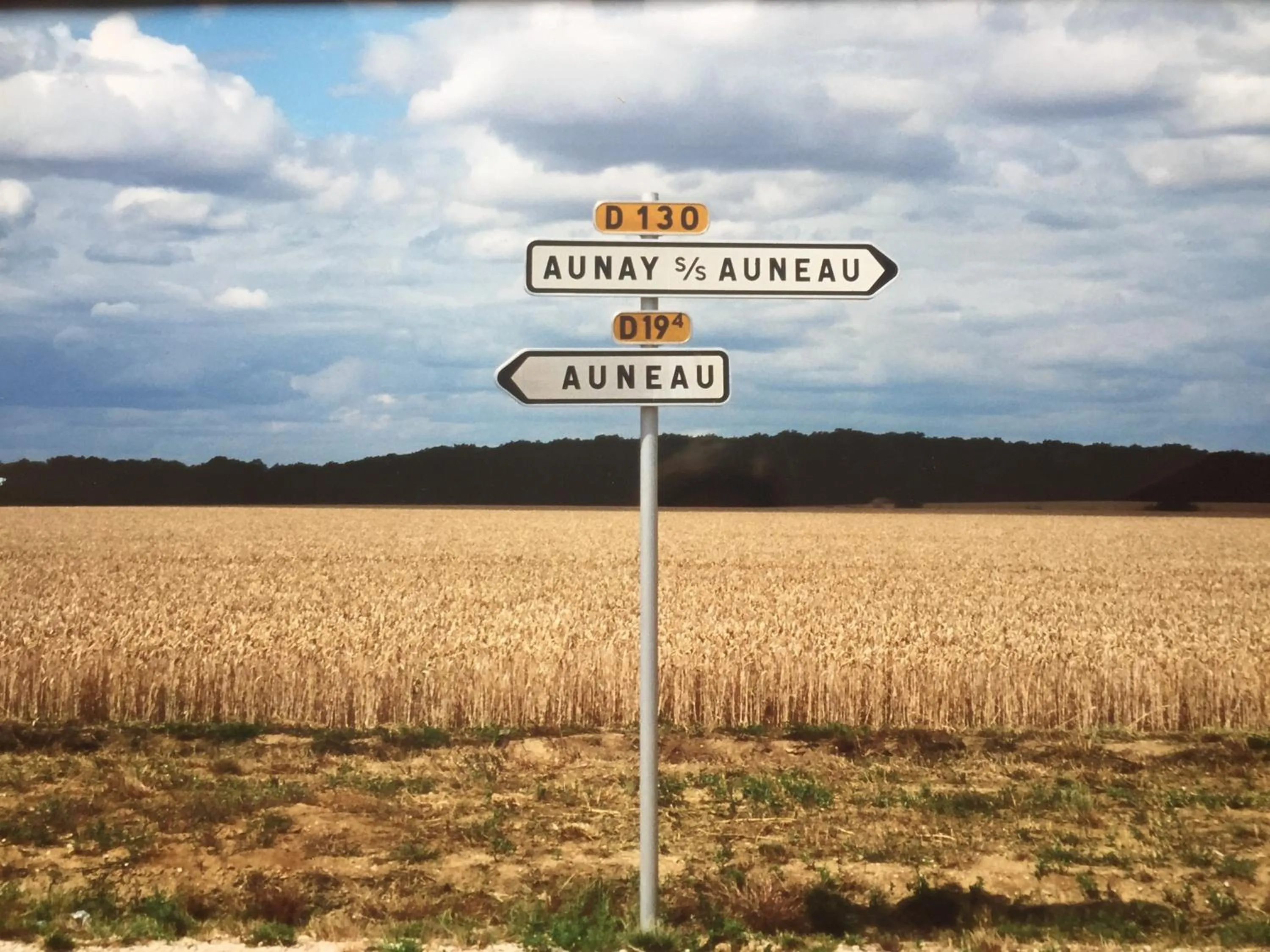 Neighbourhood in Hebergements le Camp d'Auneau - Le Clos du Camp