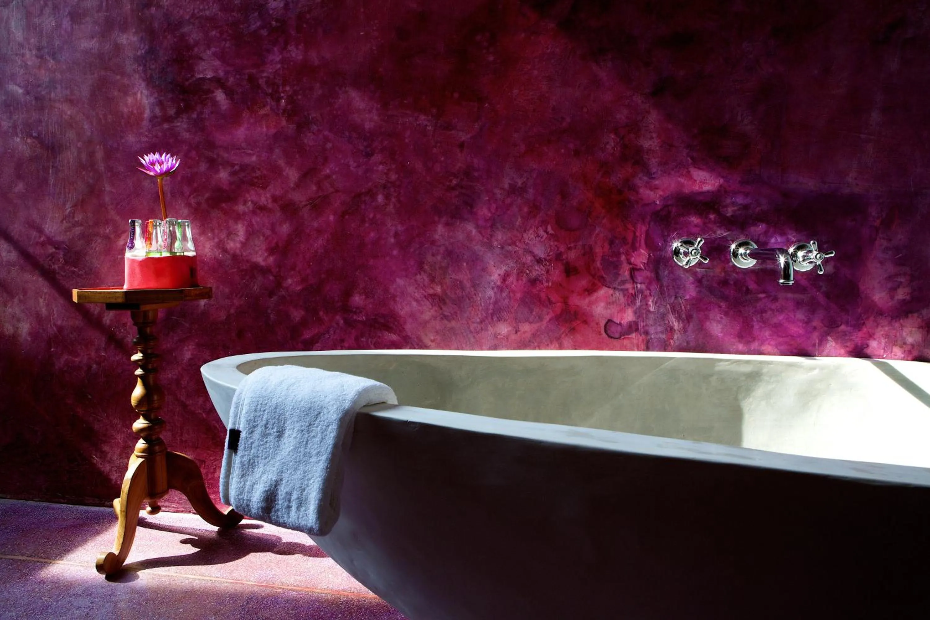 Bathroom in UTMT - Underneath The Mango Tree Spa & Beach Resort