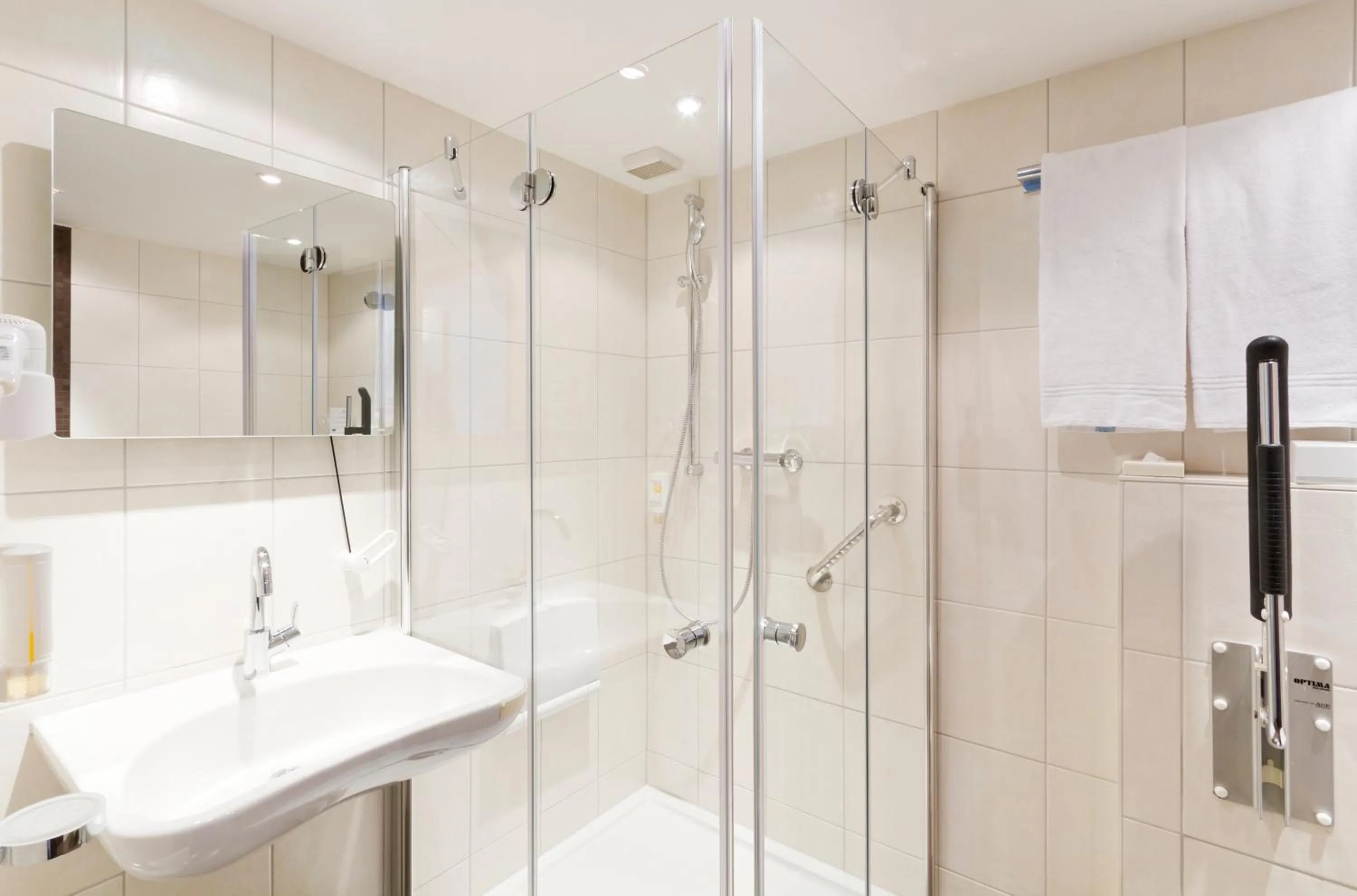 Bathroom in Hotel Olten Swiss Quality