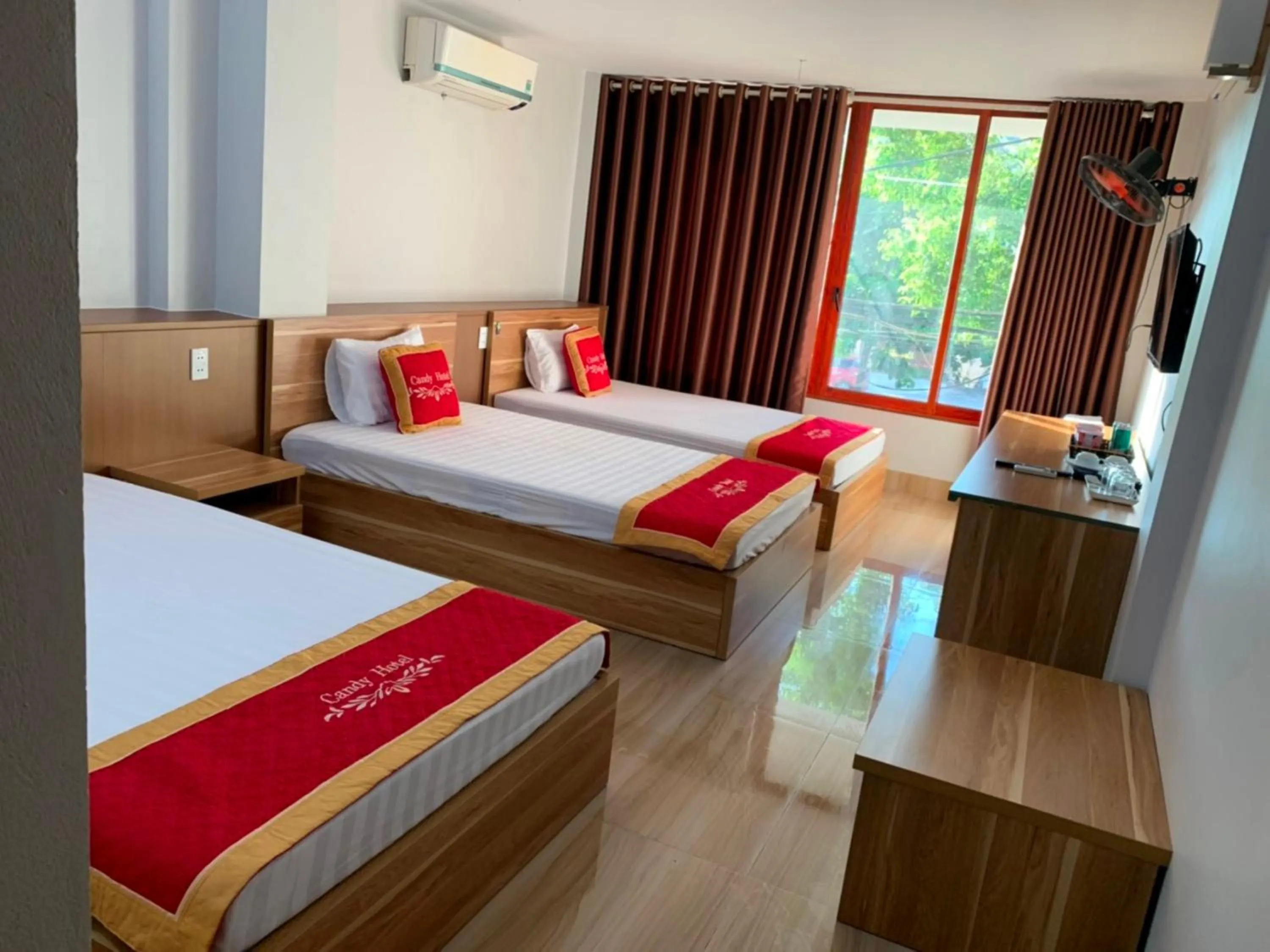 Bedroom, Bed in Candy Hotel Hạ Long