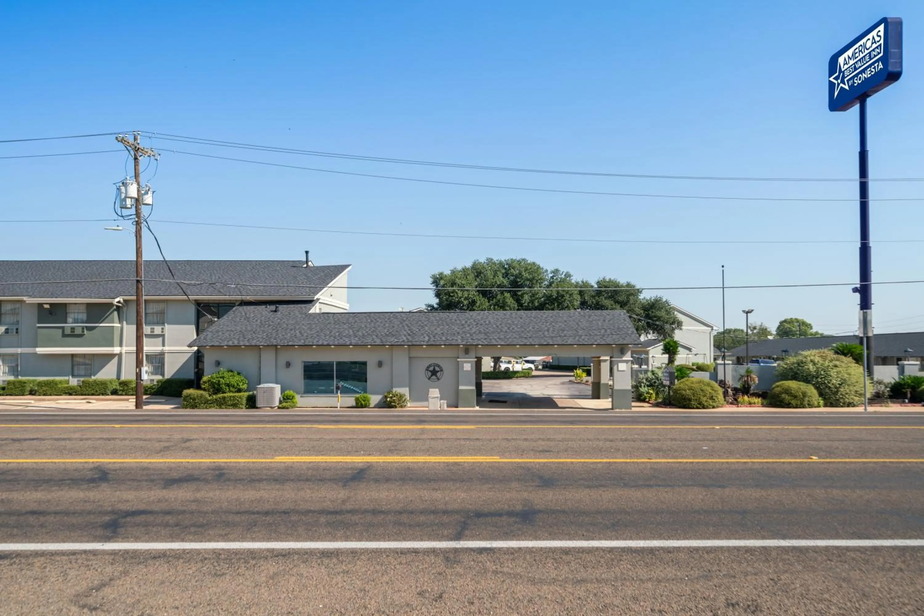 Street view in Americas Best Value Inn & Suites Brenham