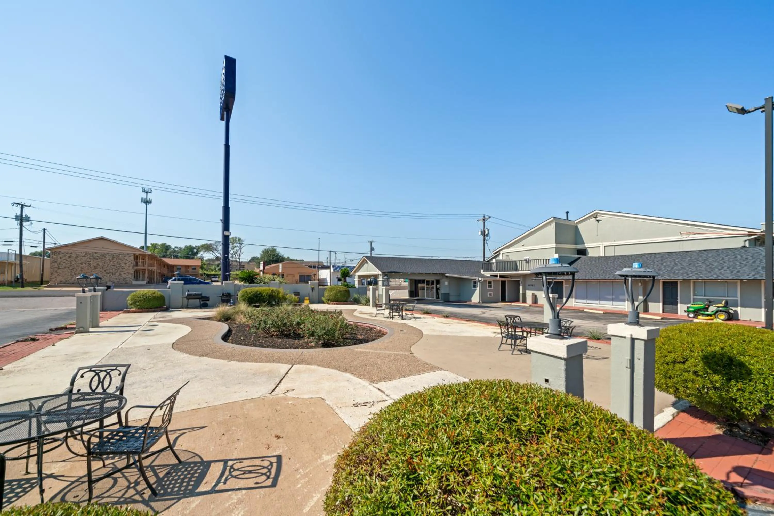 Property building in Americas Best Value Inn & Suites Brenham