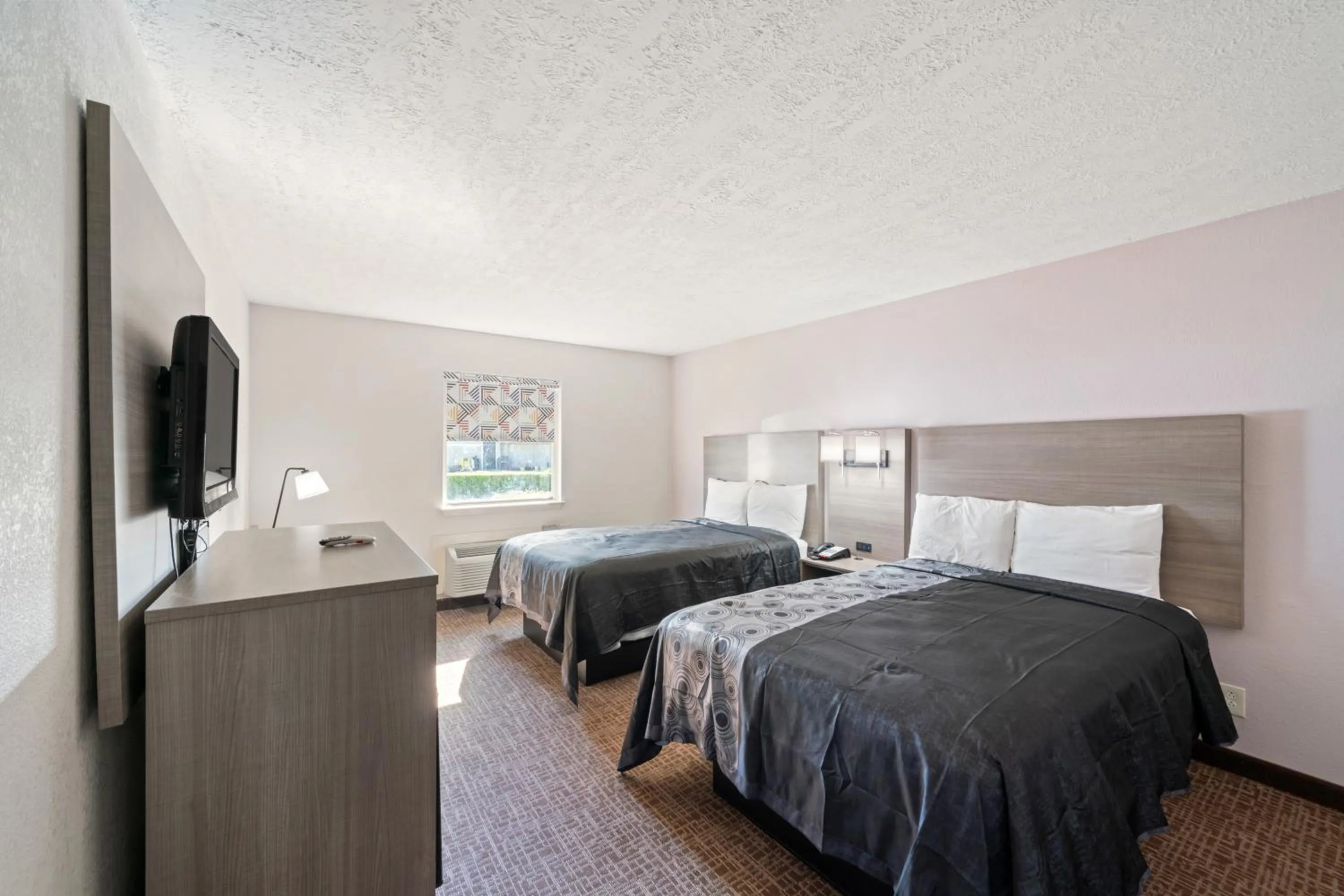 TV and multimedia, Bed in Americas Best Value Inn & Suites Brenham