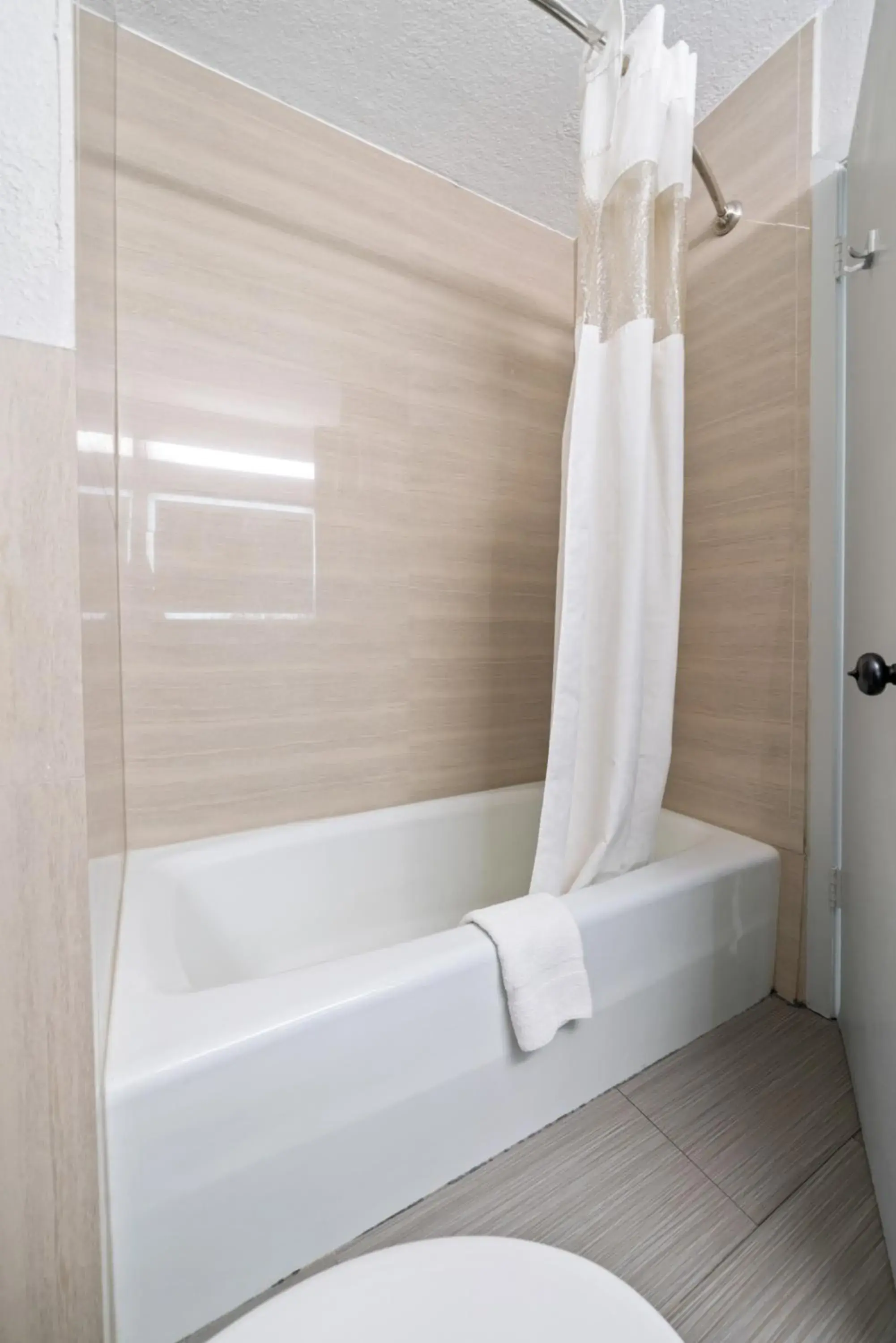 Shower, Bed in Americas Best Value Inn & Suites Brenham Shower, Bed in Americas Best Value Inn & Suites Brenham