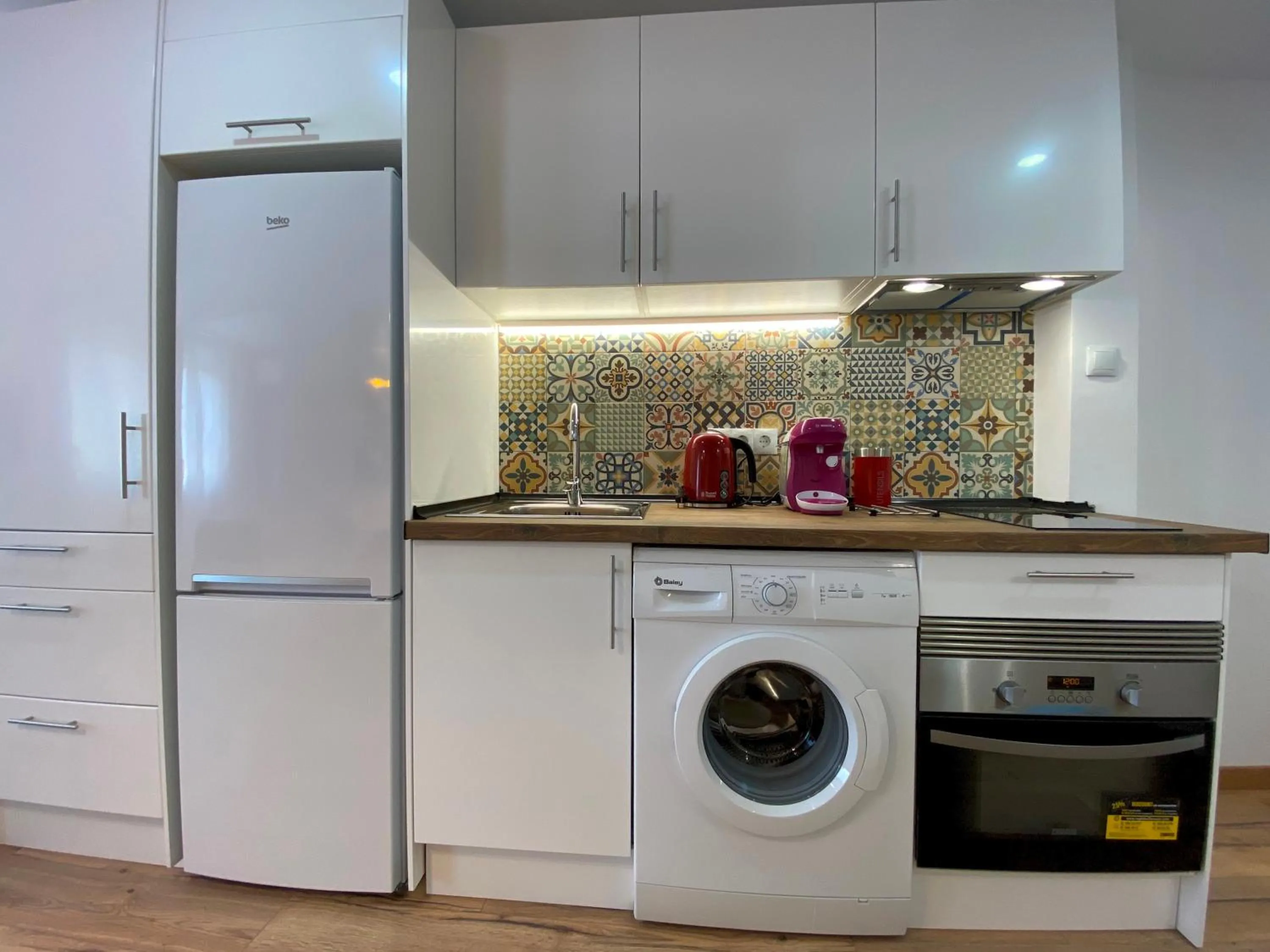 Kitchen or kitchenette in Besos Beach Gem II By MyRentalHost
