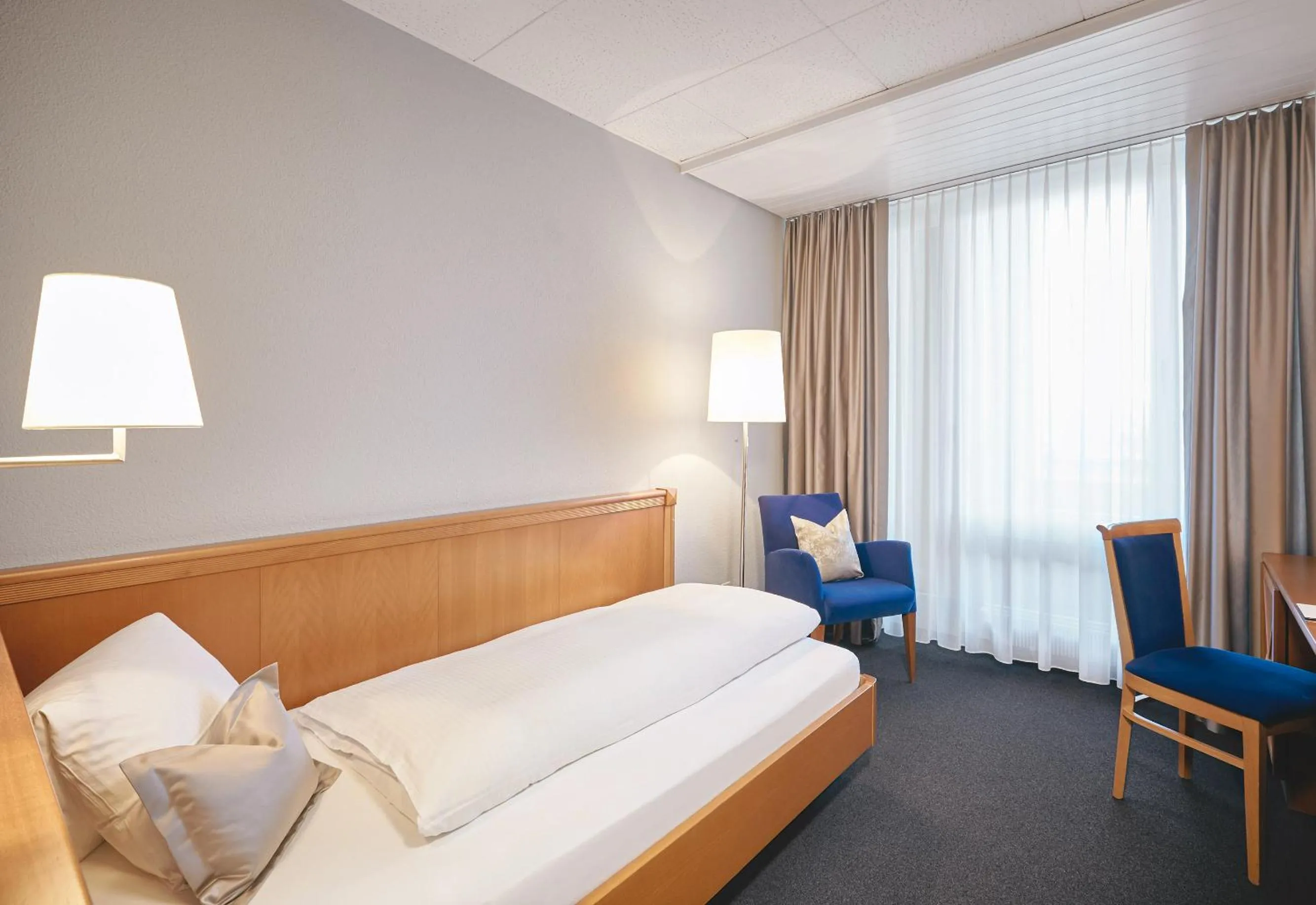 Bed in Hotel Schiff am Rhein
