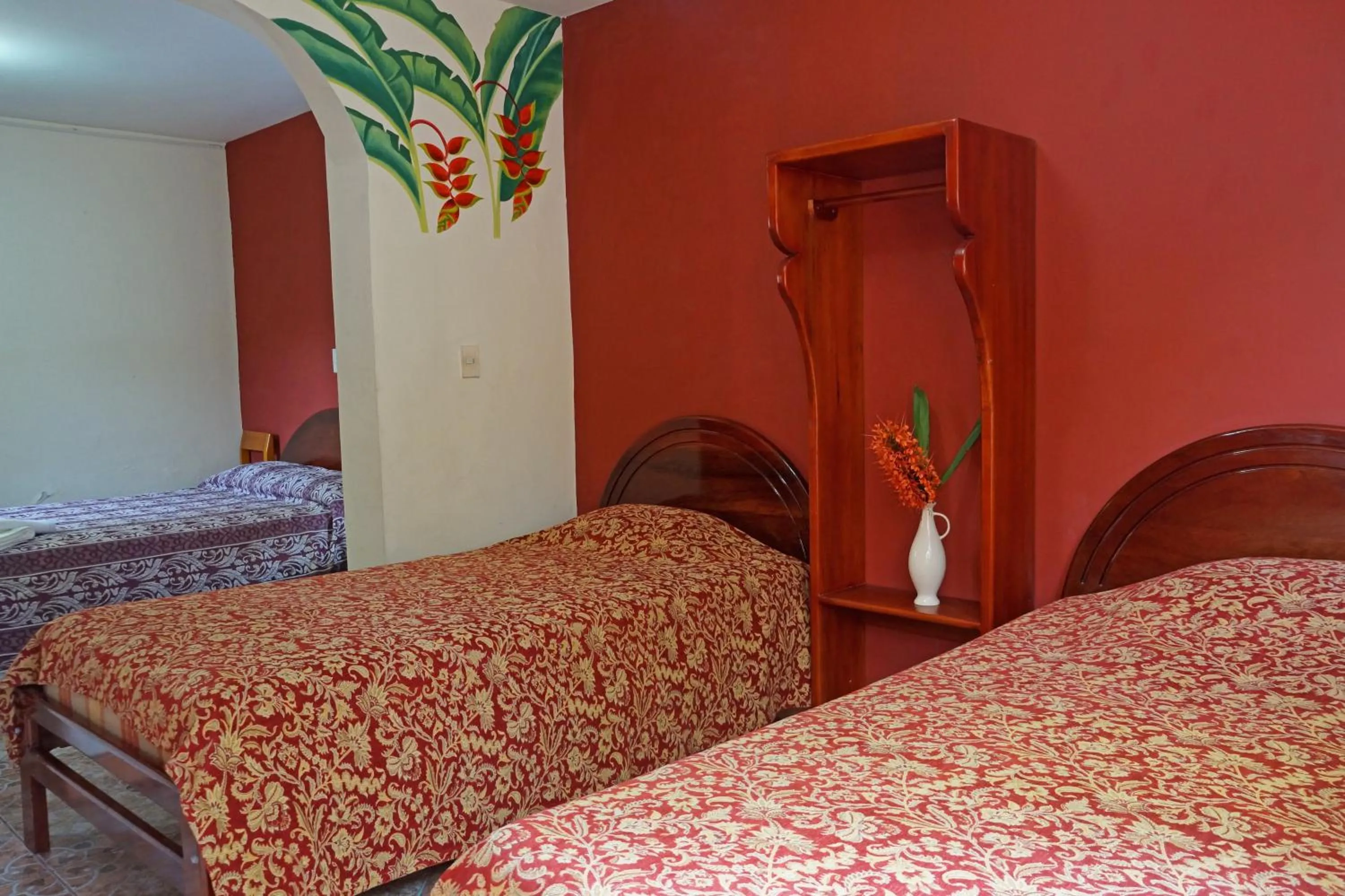 Family Room with Bath in Mindo Real