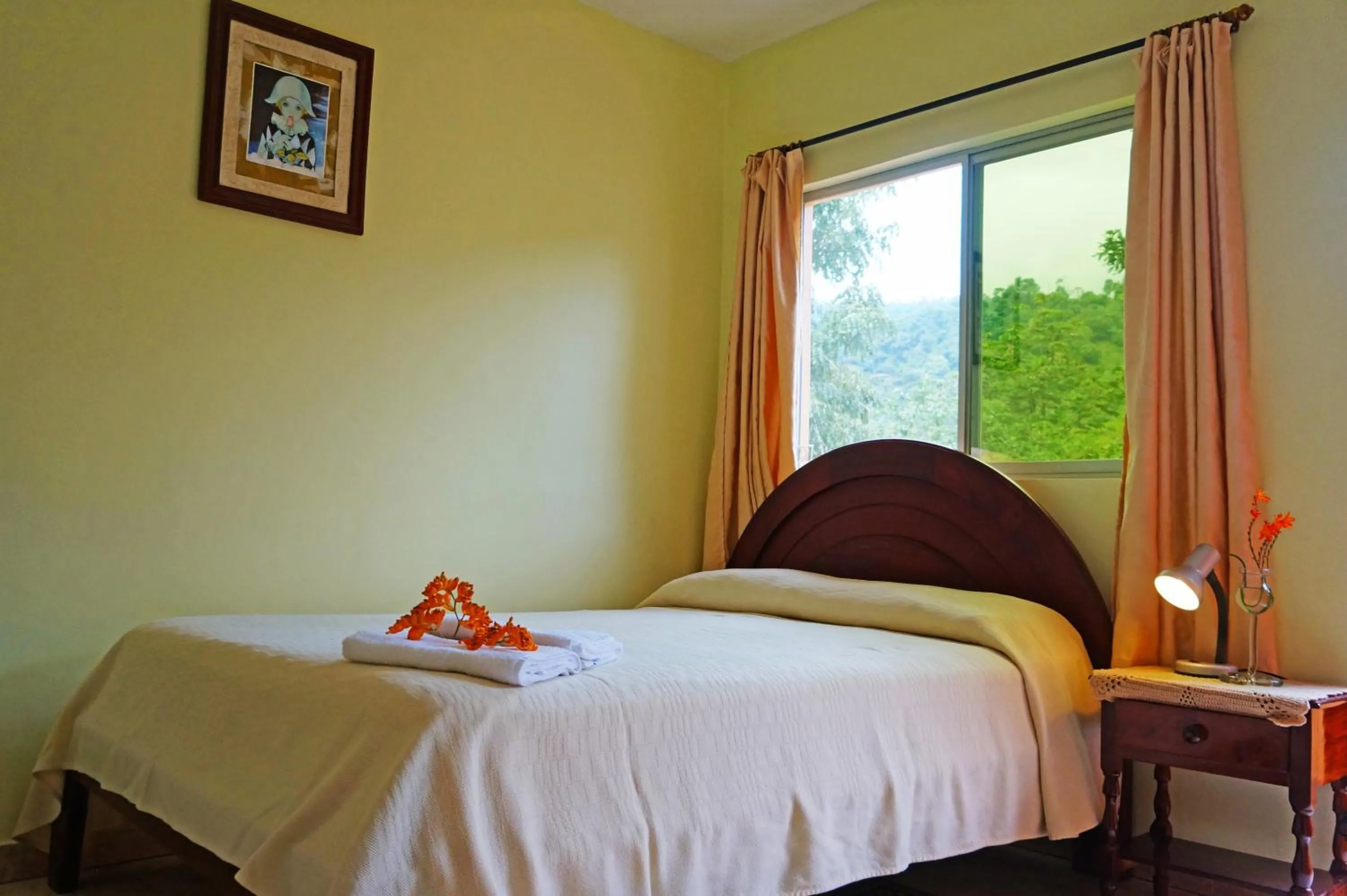 Quadruple Room with Shared Bathroom in Mindo Real