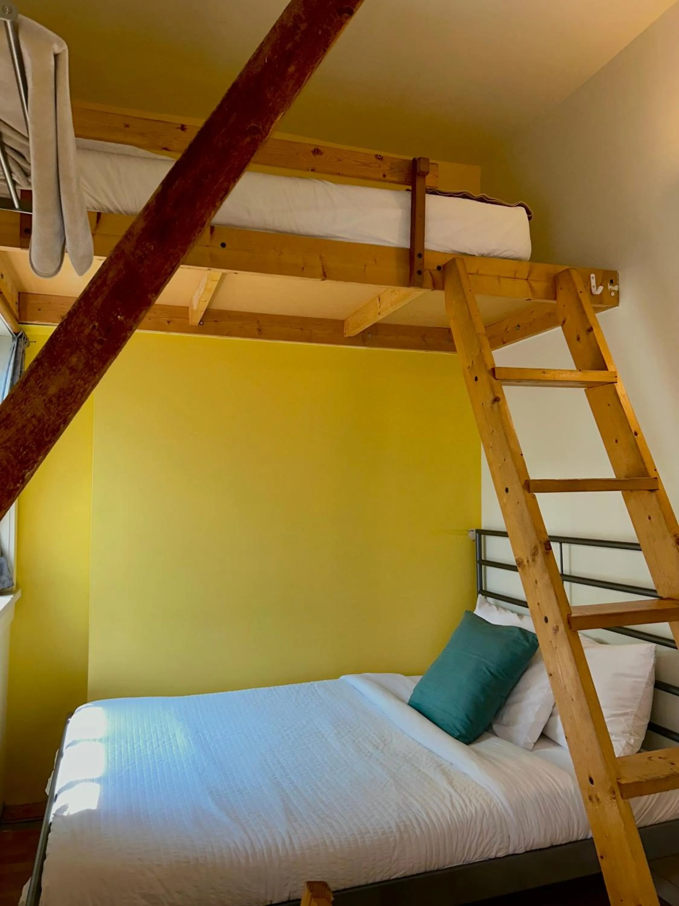 Family Room with Shared Bathroom in Auberge Internationale de Rivière-du-Loup O76381