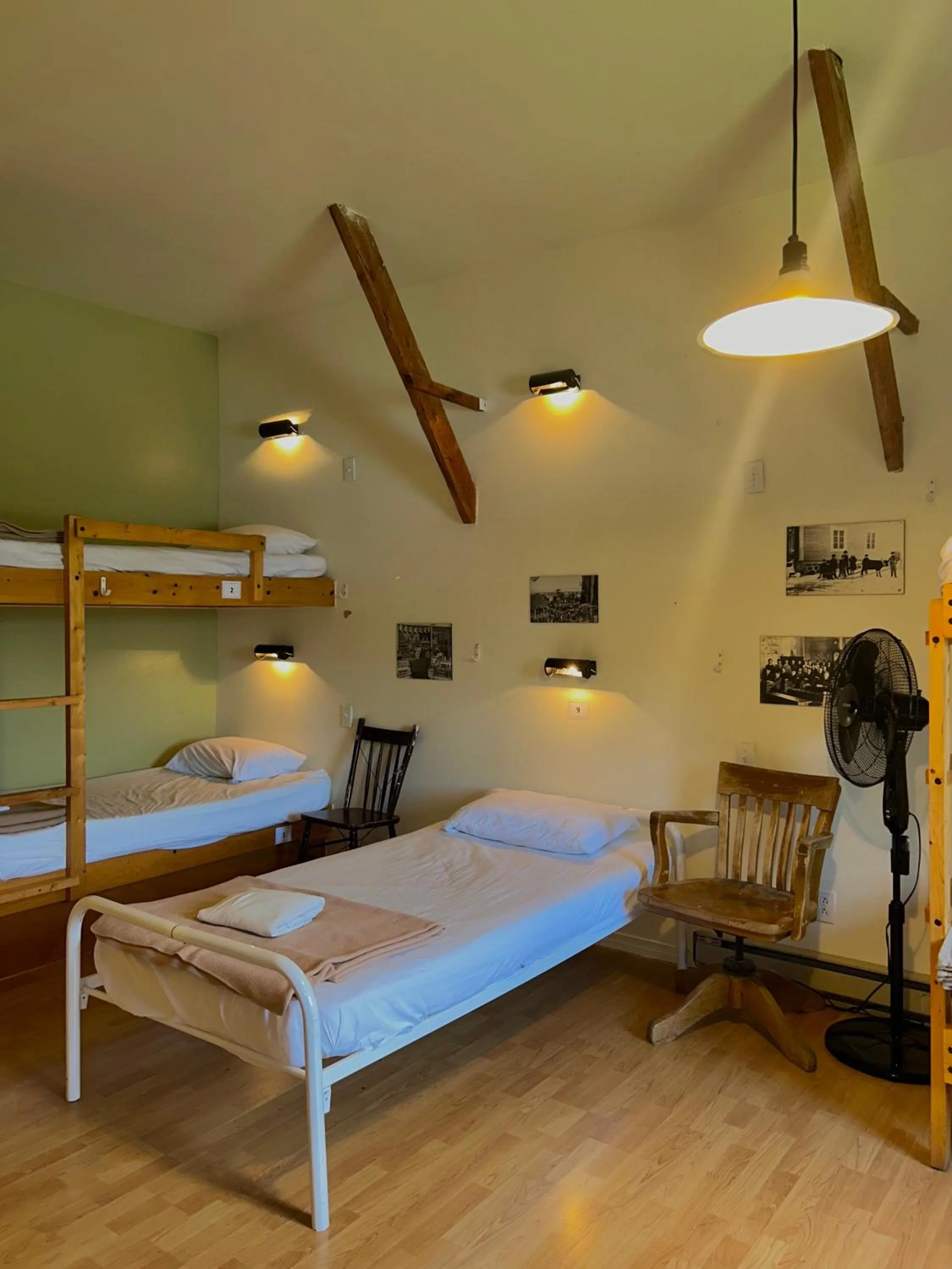 Bed in 9-Bed Mixed Dormitory Room in Auberge Internationale de Rivière-du-Loup O76381