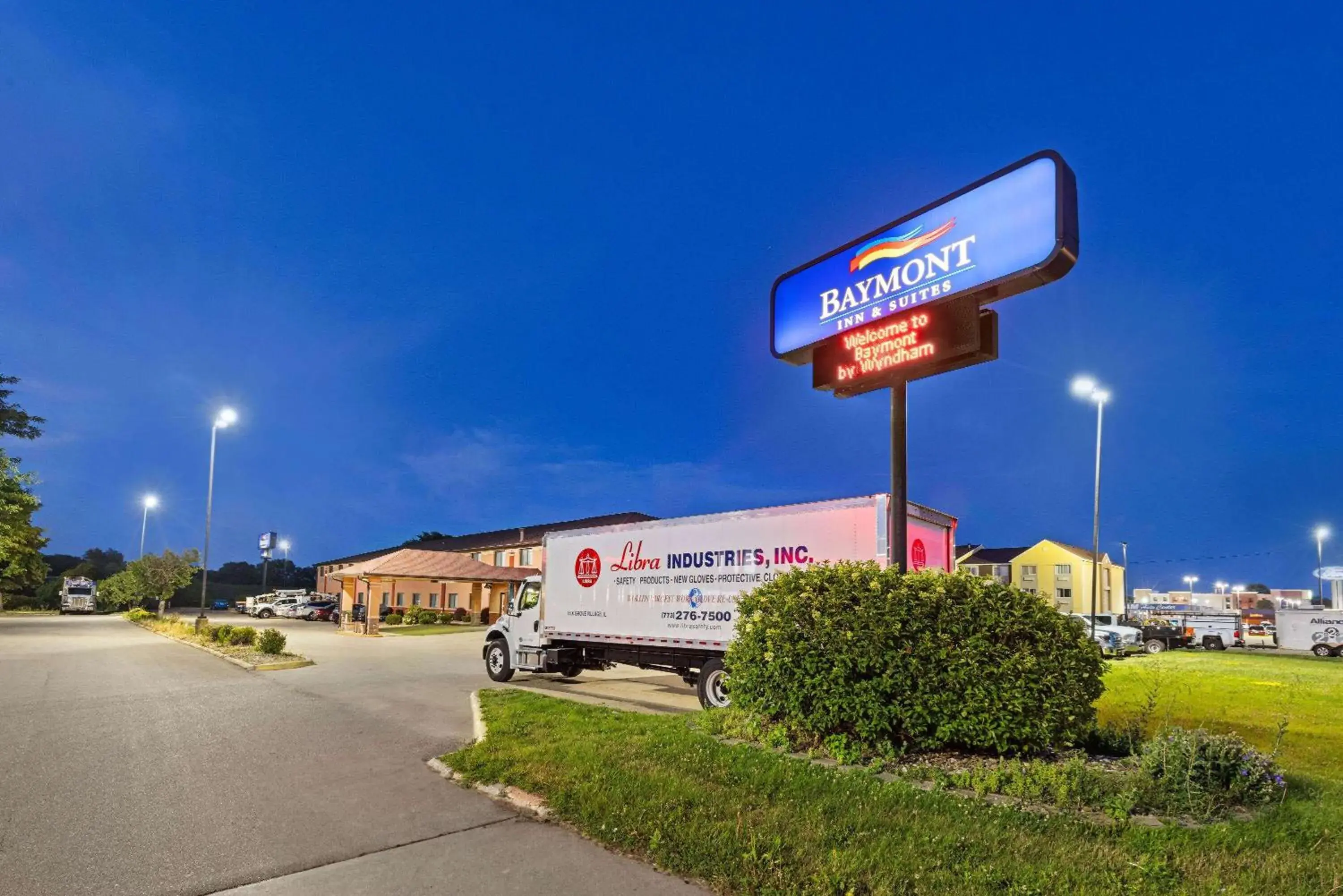 Property building in Baymont by Wyndham Waterloo Property building in Baymont by Wyndham Waterloo